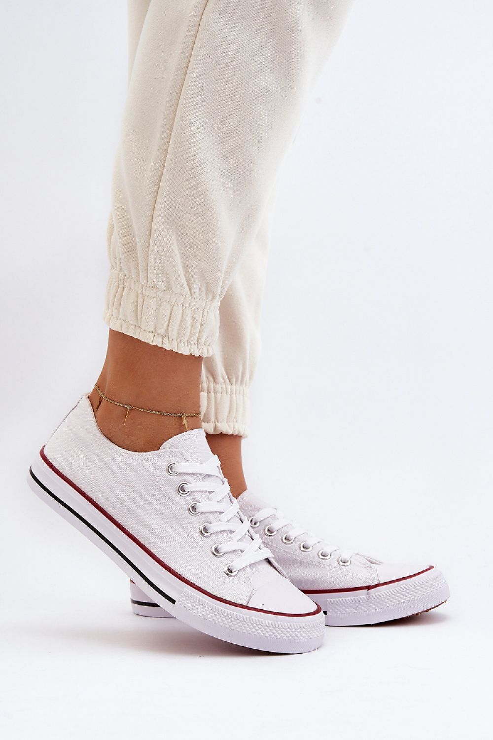 Baskets model 193540 Step in style
