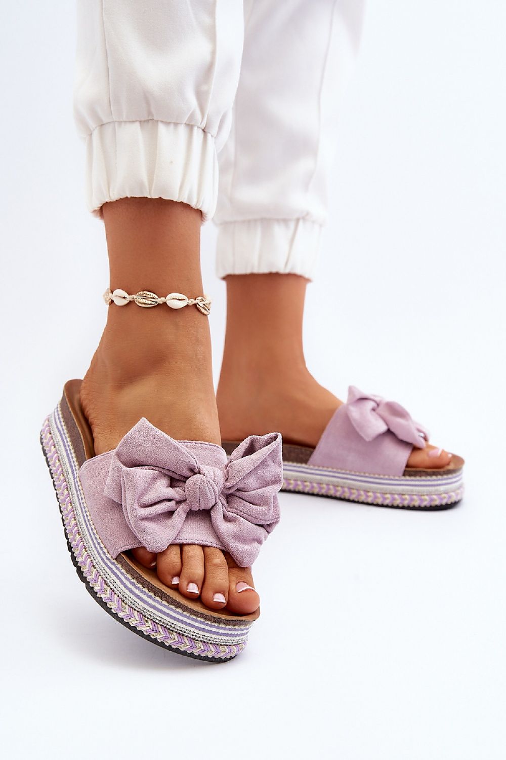 Clacquettes model 194138 Step in style