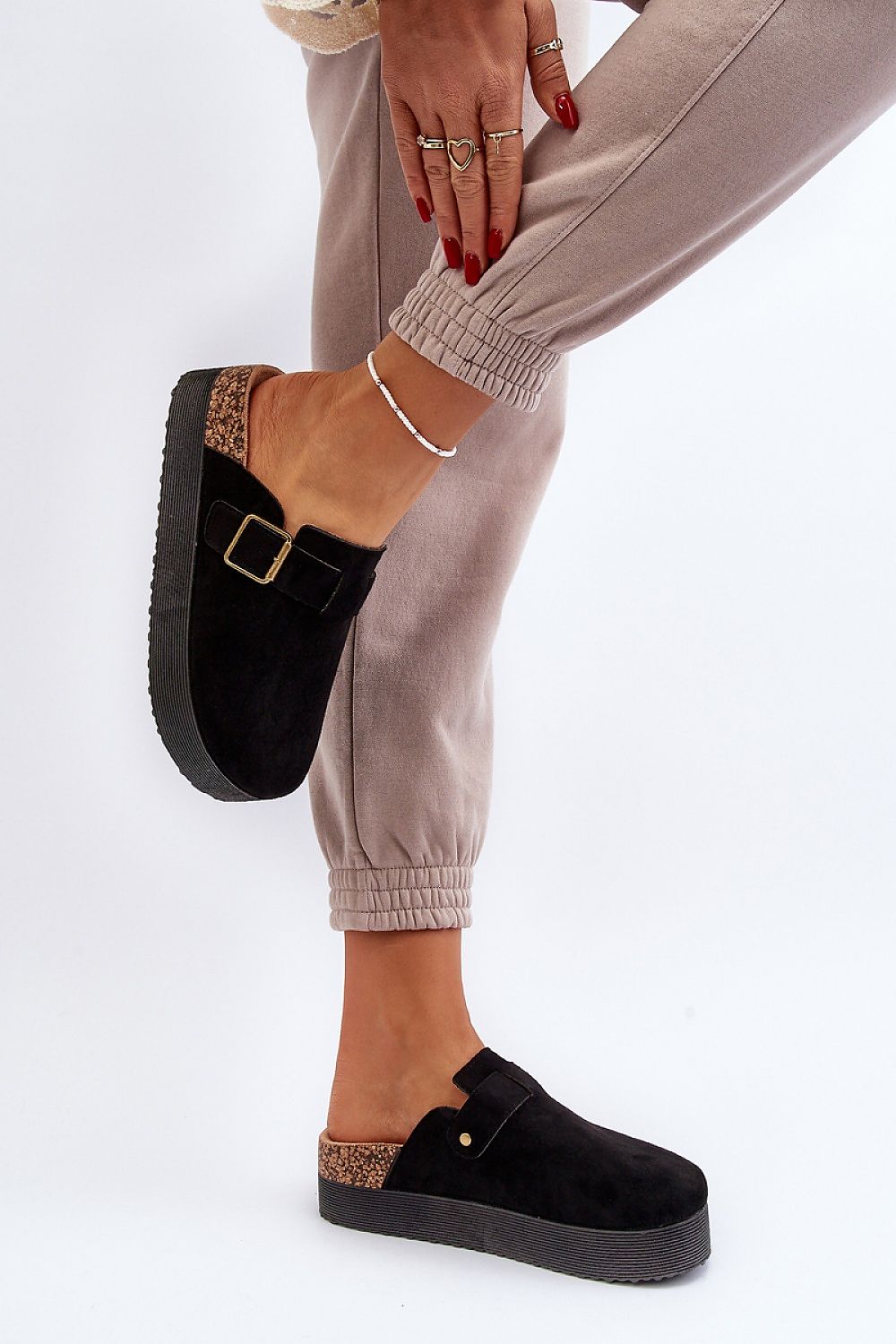 Clacquettes model 194160 Step in style