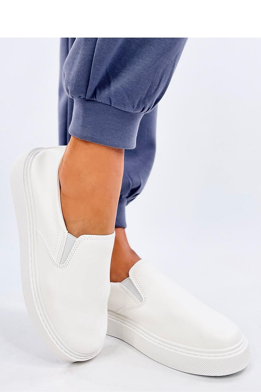 Slip-on model 194253 Inello