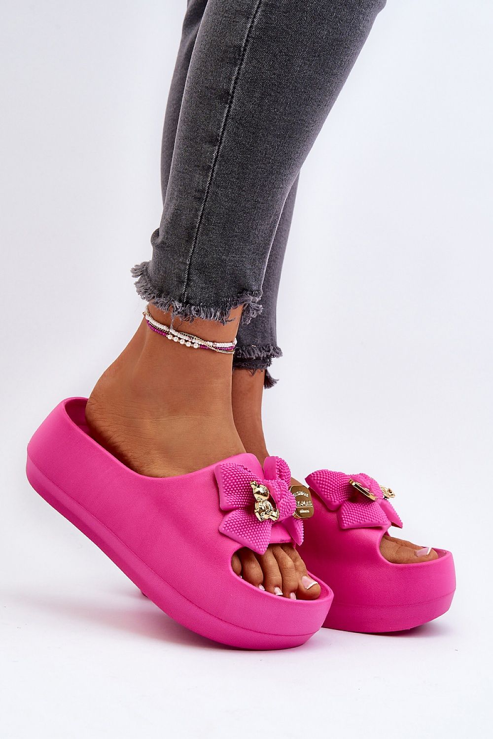 Clacquettes model 194373 Step in style