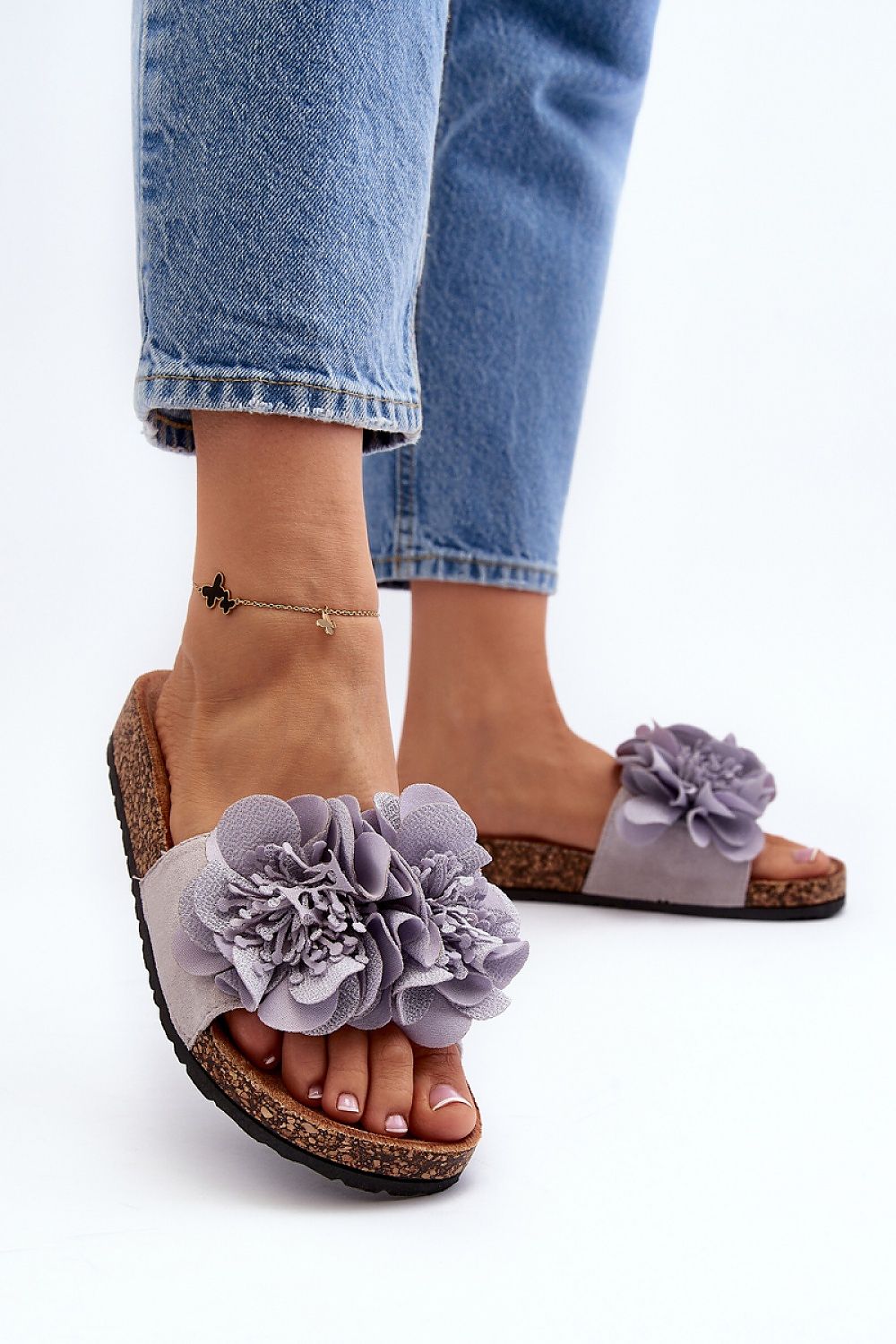 Clacquettes model 194712 Step in style