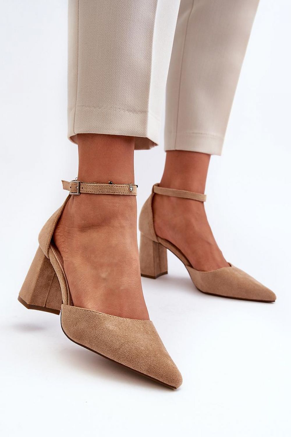 Escarpins talon large model 195733 Step in style