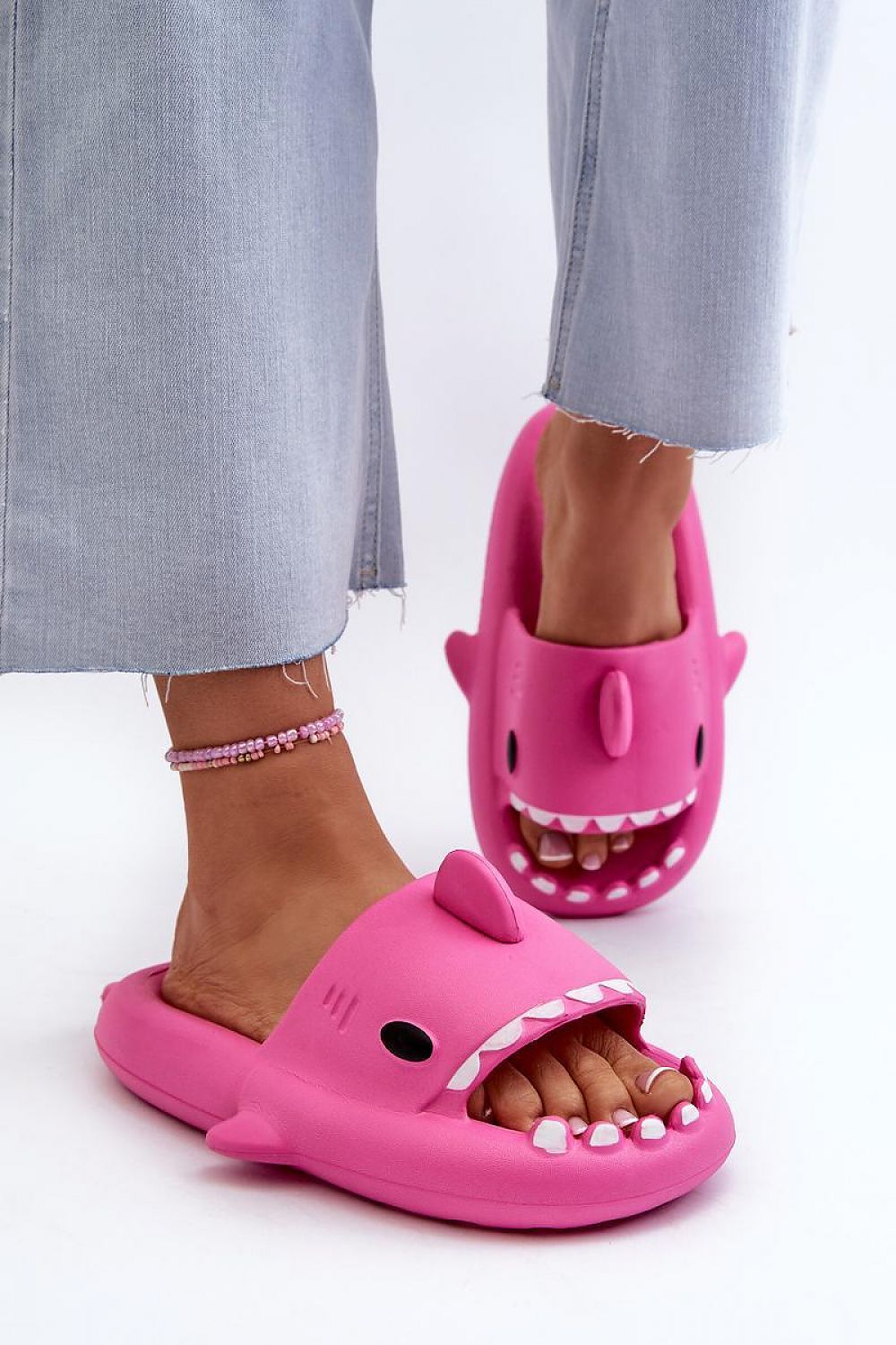 Clacquettes model 196228 Step in style