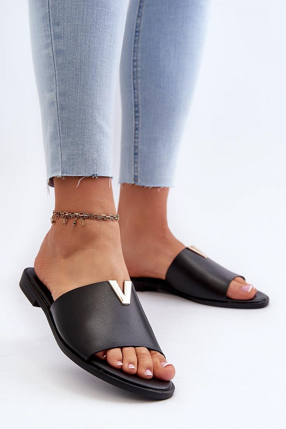 Clacquettes model 196342 Step in style
