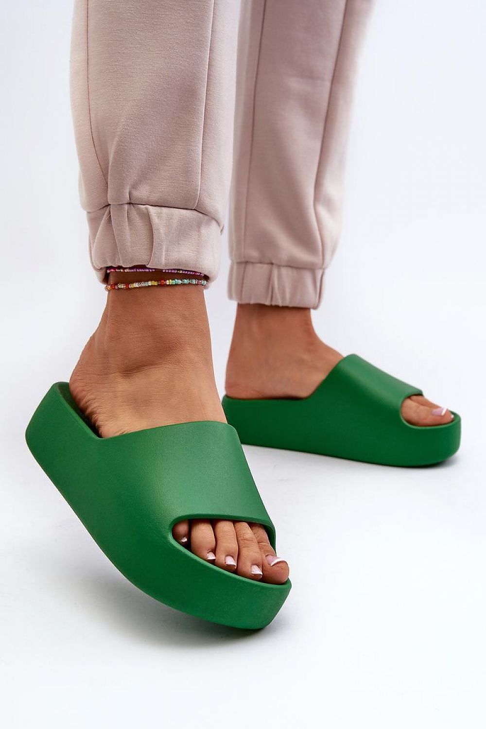 Clacquettes model 196678 Step in style