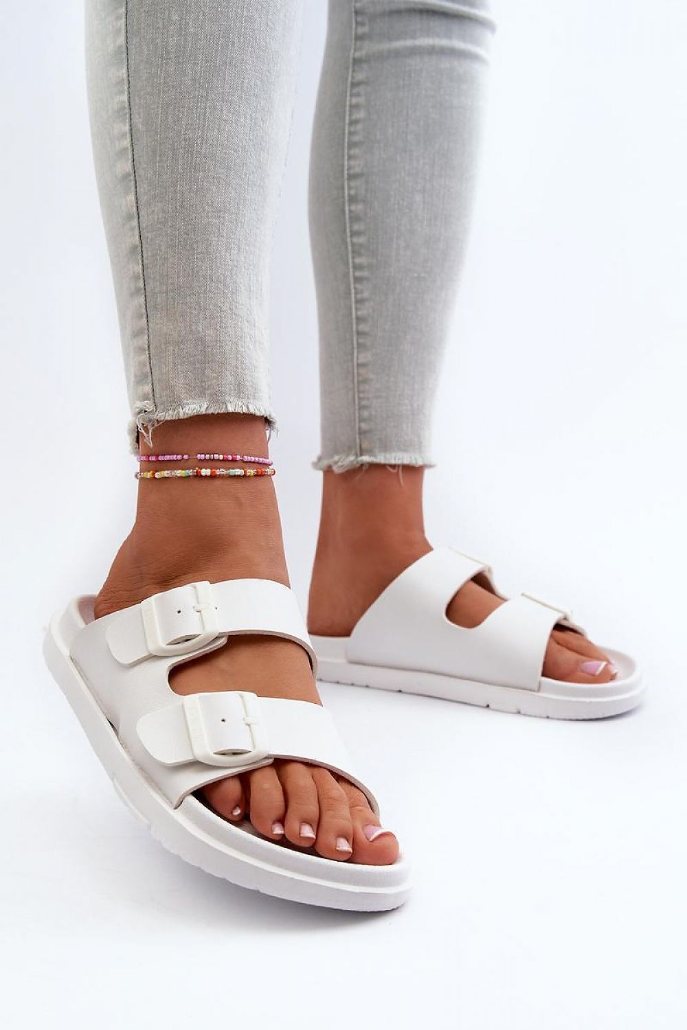 Clacquettes model 197415 Step in style