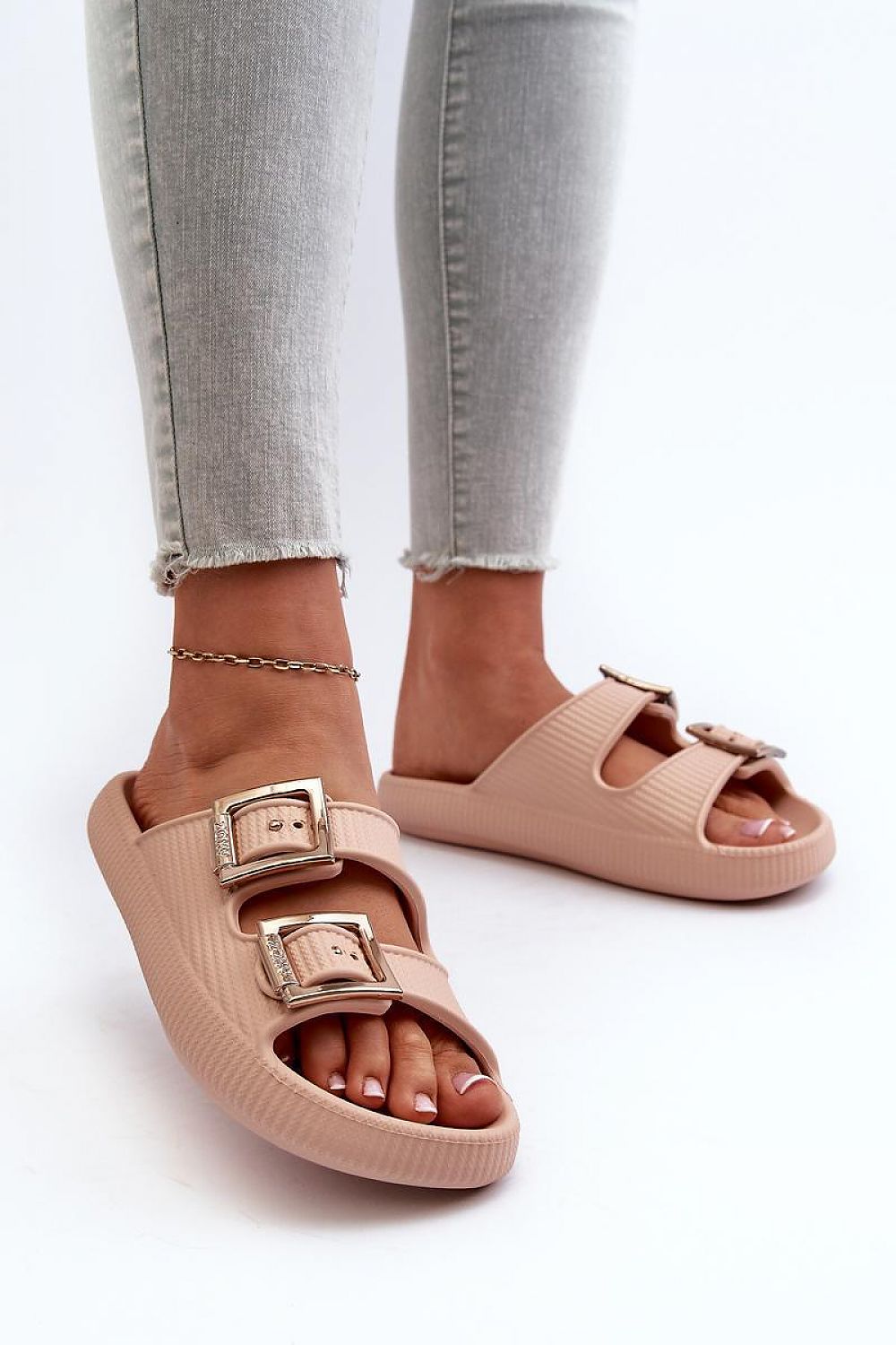 Clacquettes model 197660 Step in style