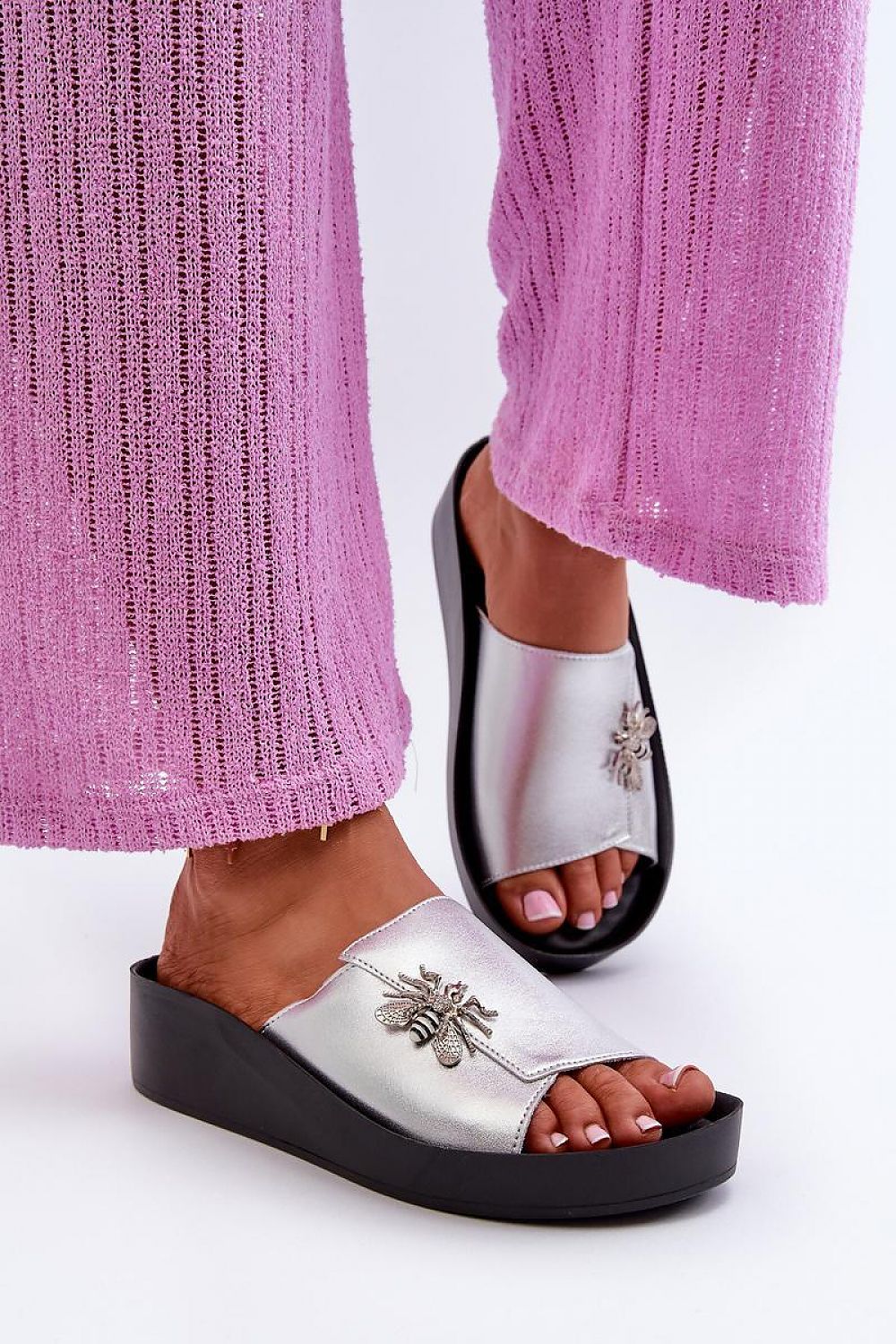 Clacquettes model 198145 Step in style