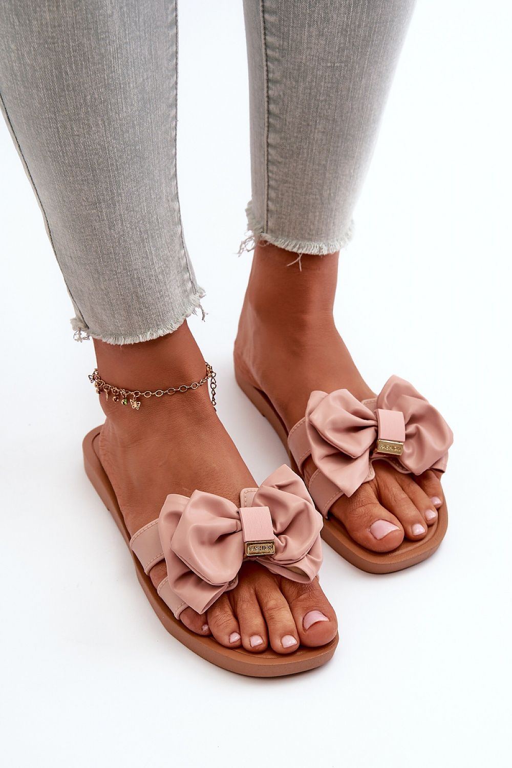 Clacquettes model 198593 Step in style