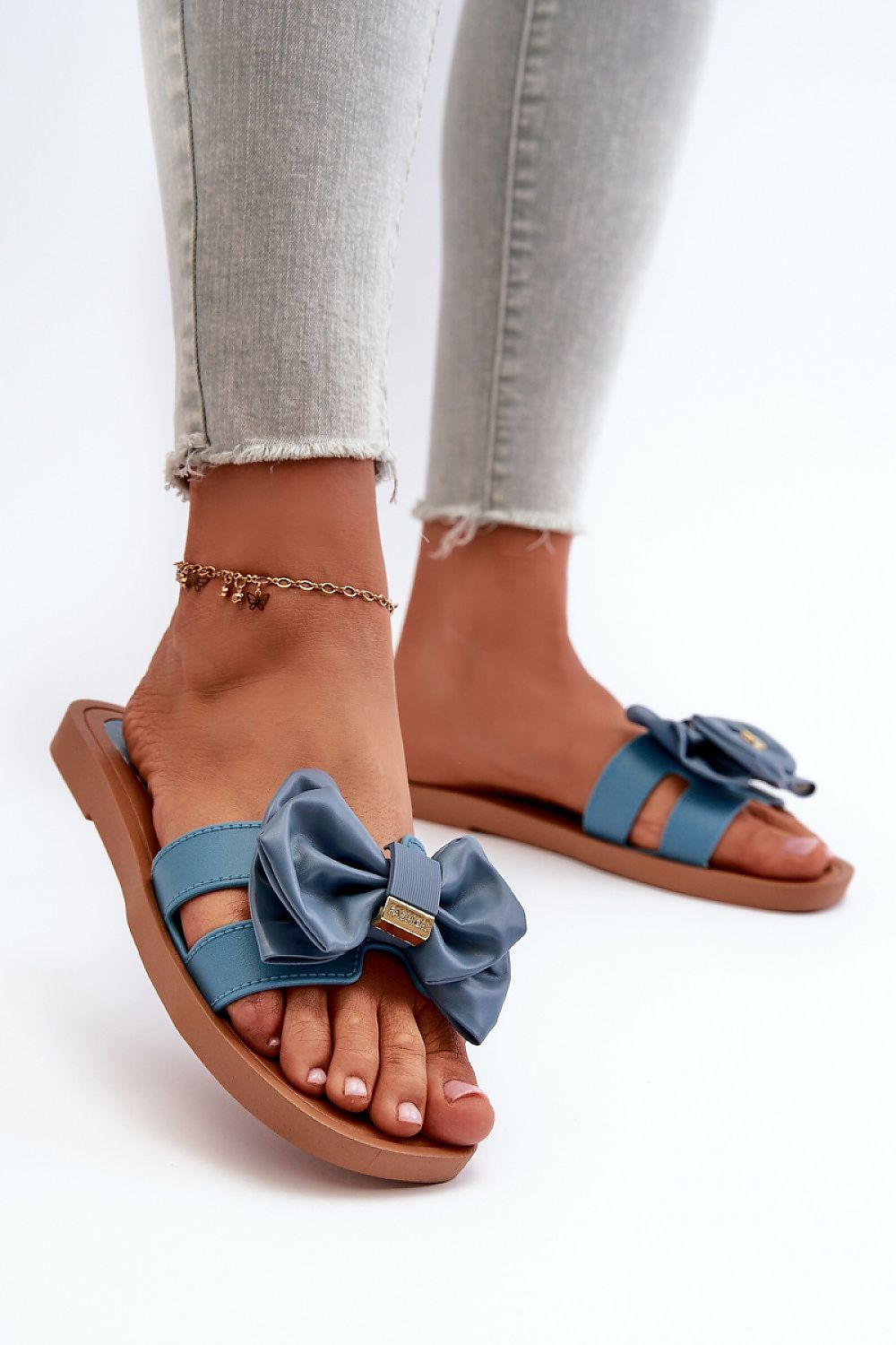 Clacquettes model 198594 Step in style