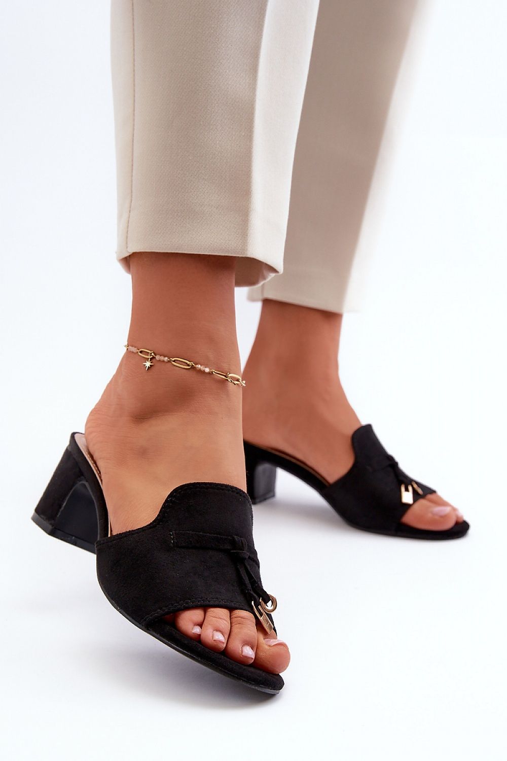 Clacquettes model 198672 Step in style