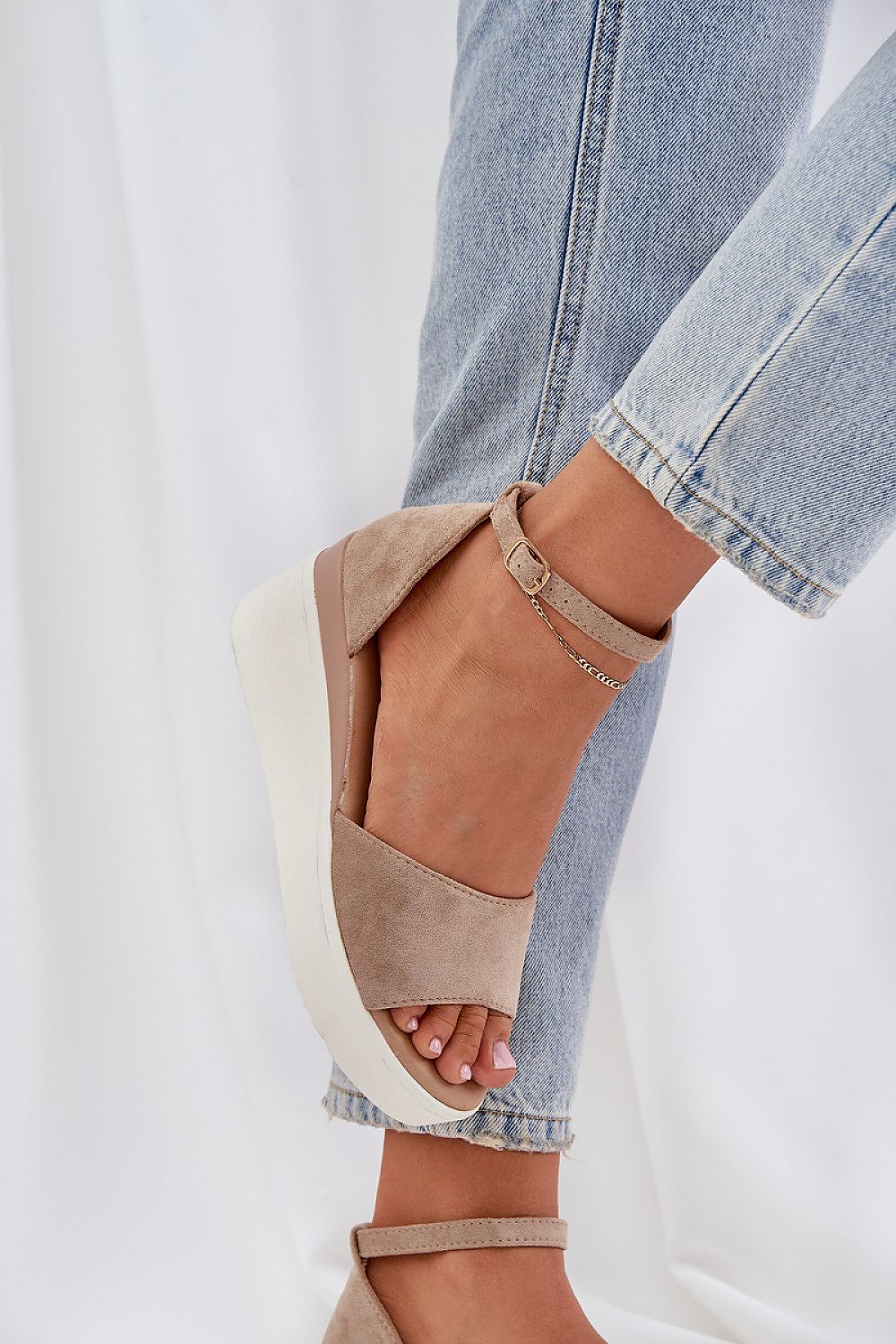 Cothurnes model 210150 Step in style