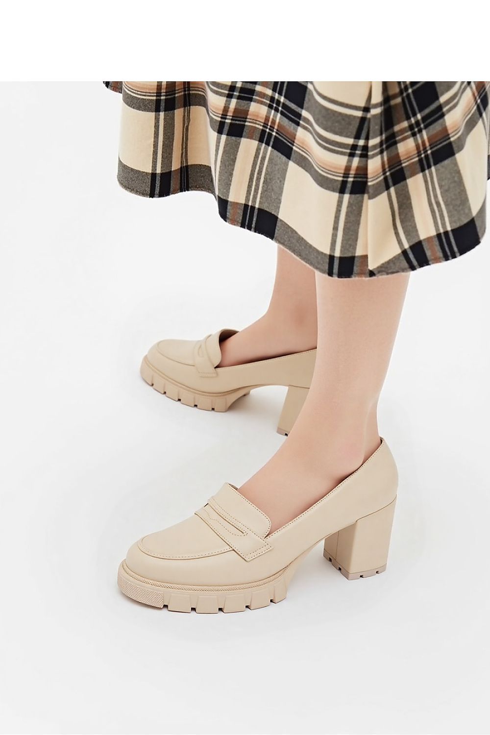 Escarpins talon large model 210350 Inello