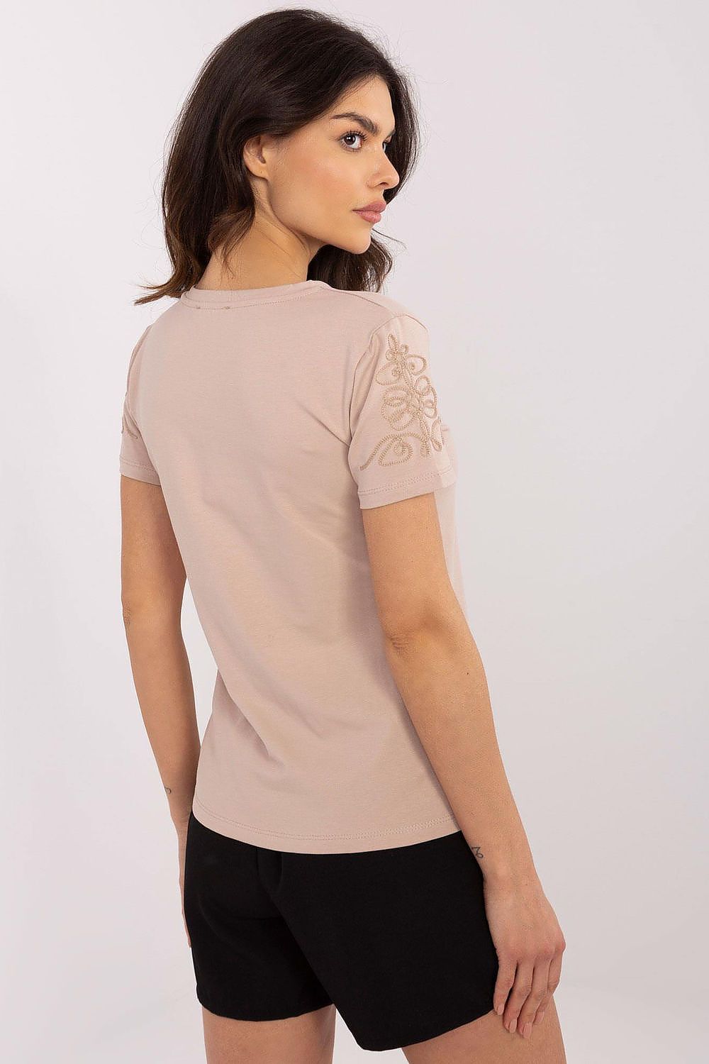 T-shirt model 210659 Relevance