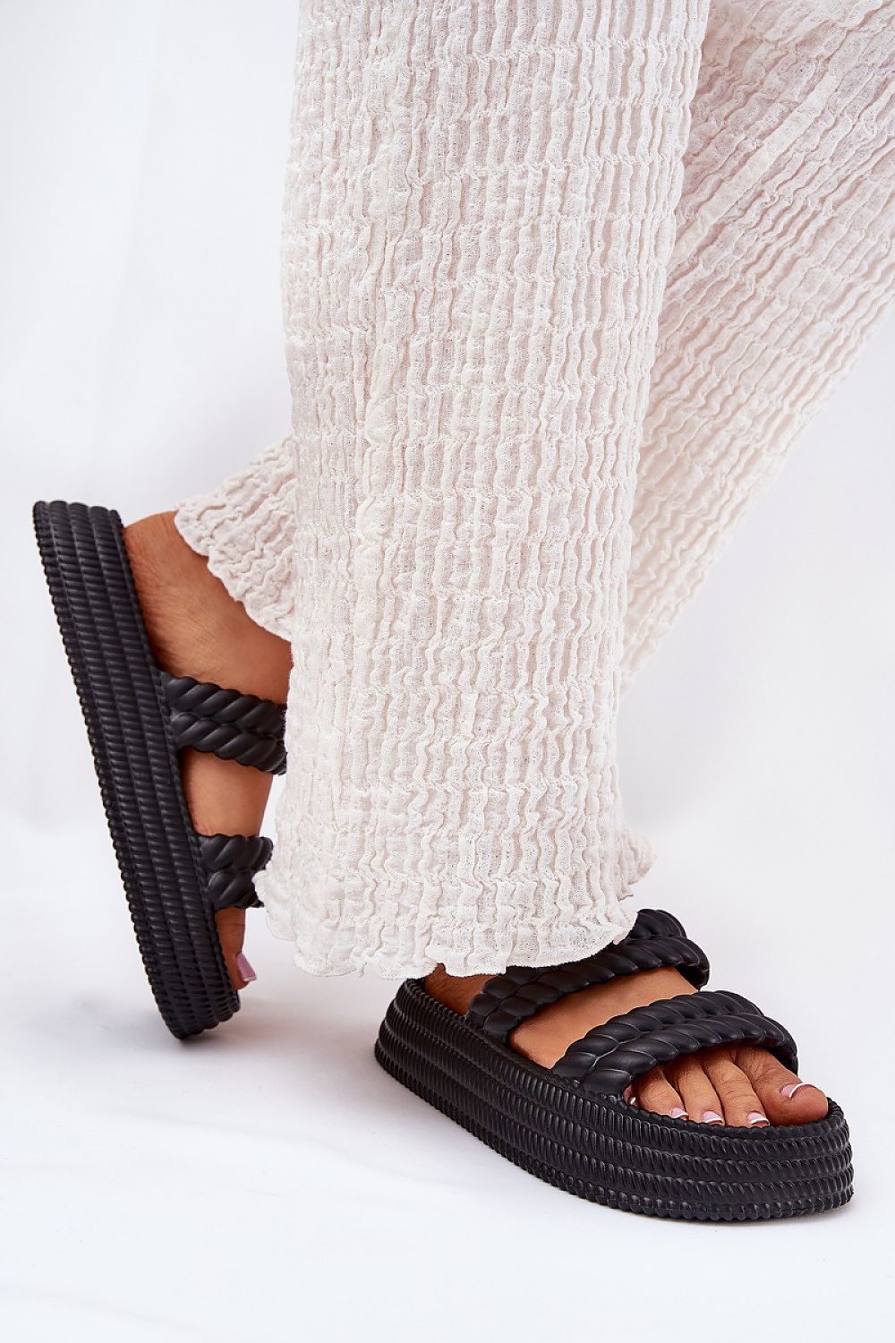 Clacquettes model 211670 Step in style