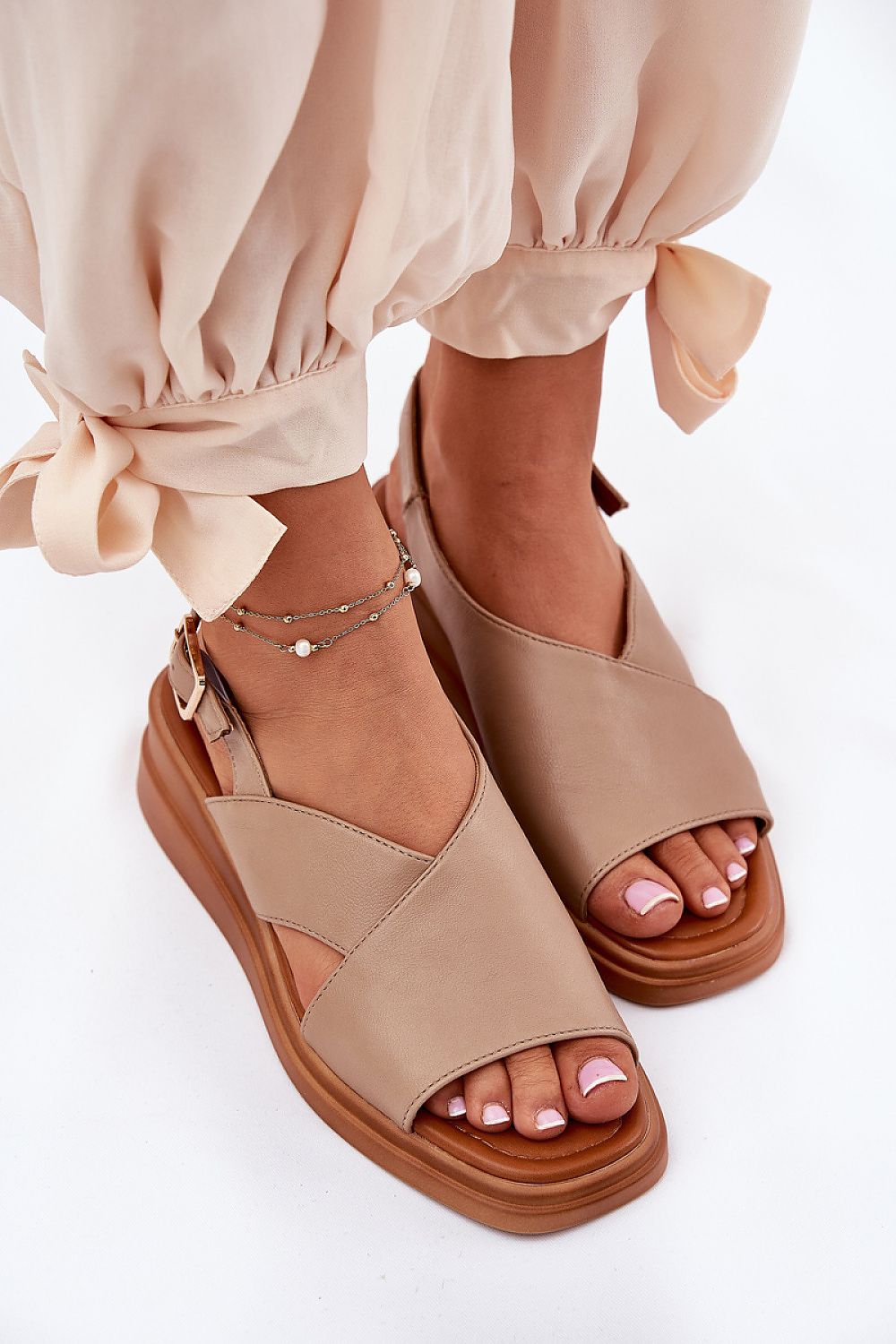 Cothurnes model 211944 Step in style