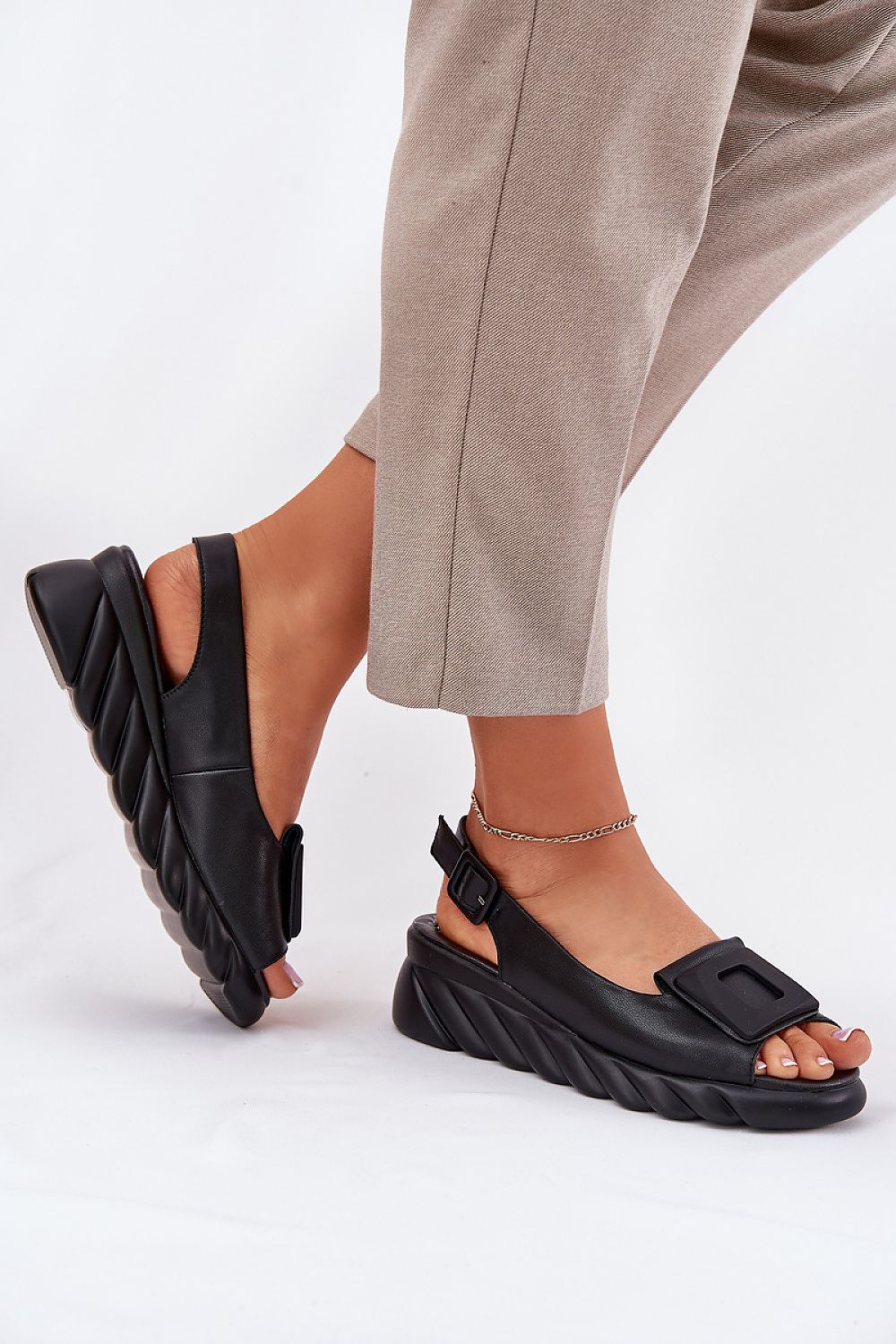Cothurnes model 212715 Step in style