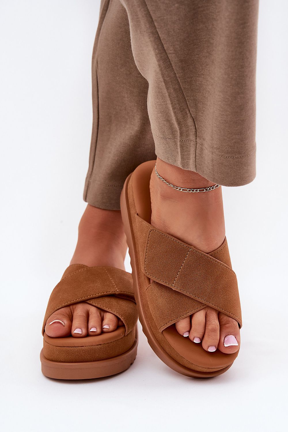 Clacquettes model 212877 Step in style