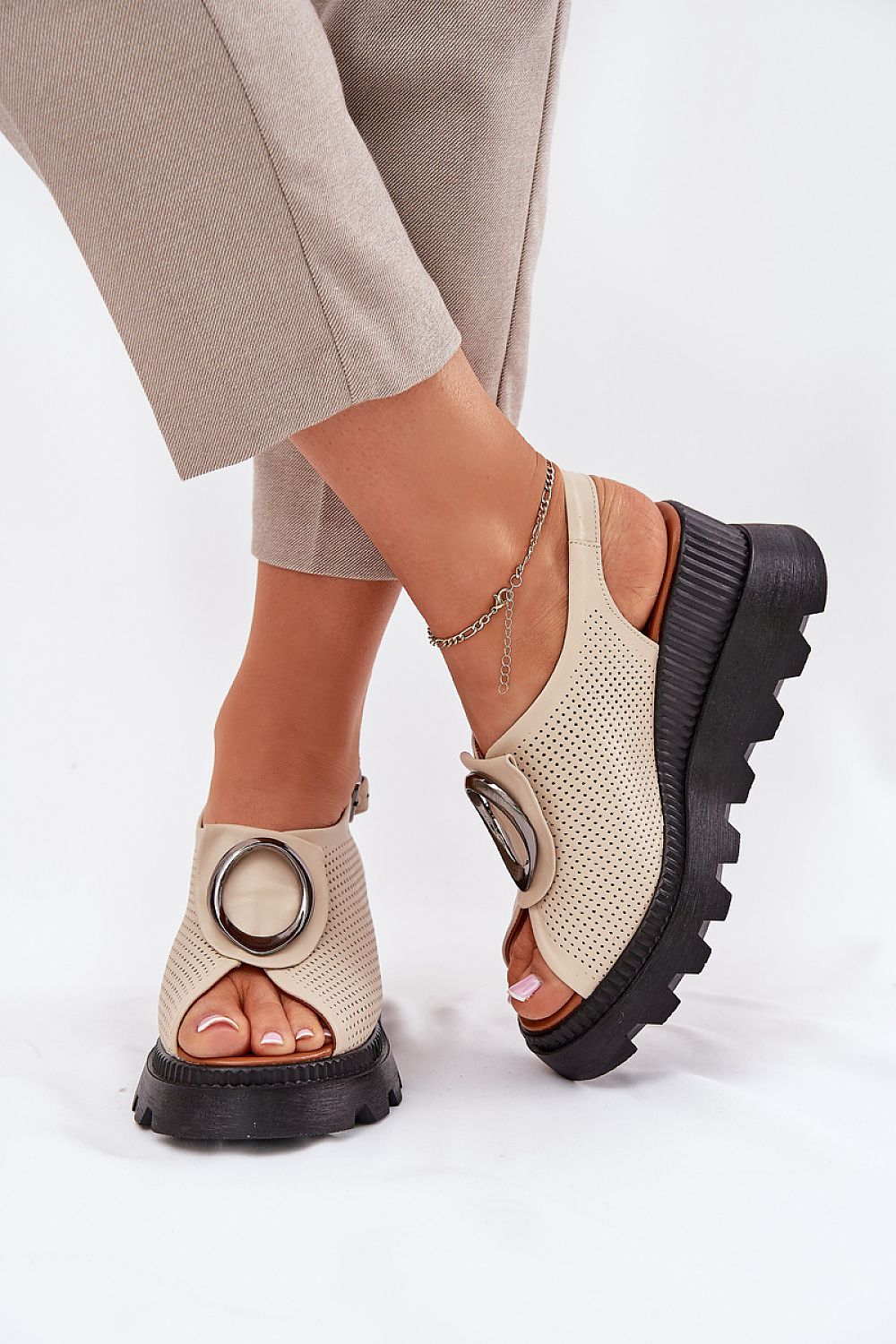 Cothurnes model 213005 Step in style