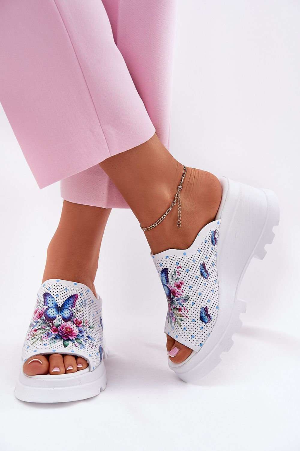 Clacquettes model 213035 Step in style