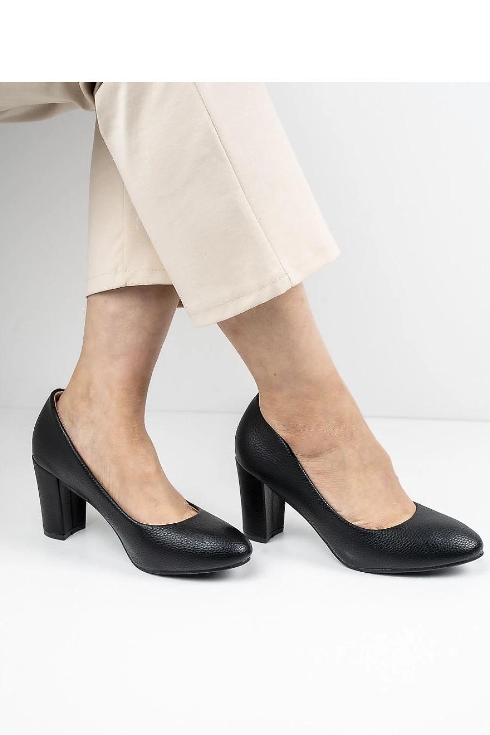 Escarpins talon large model 213149 Inello