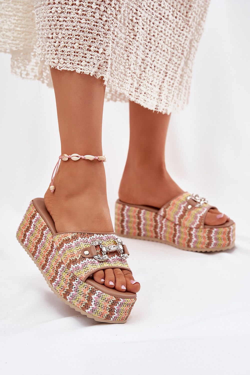 Clacquettes model 213949 Step in style
