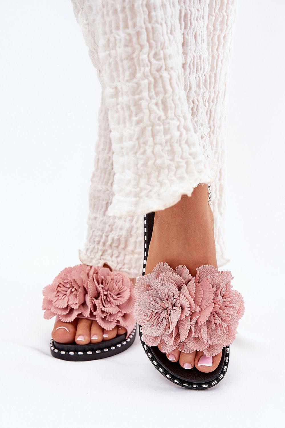 Clacquettes model 214502 Step in style