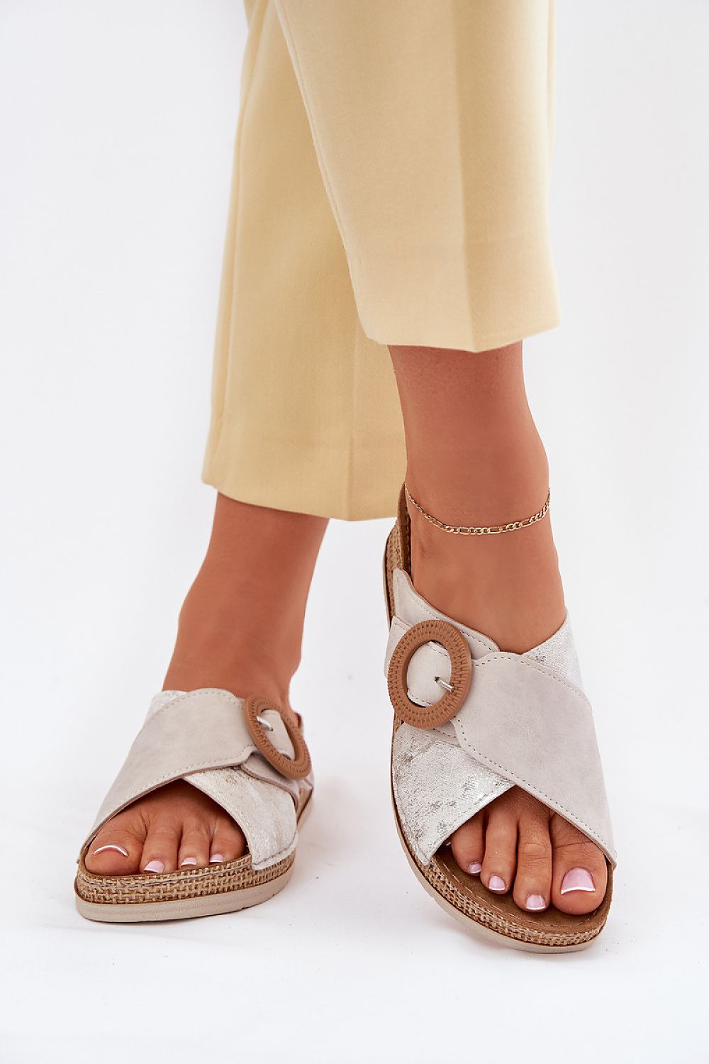 Clacquettes model 214734 Step in style