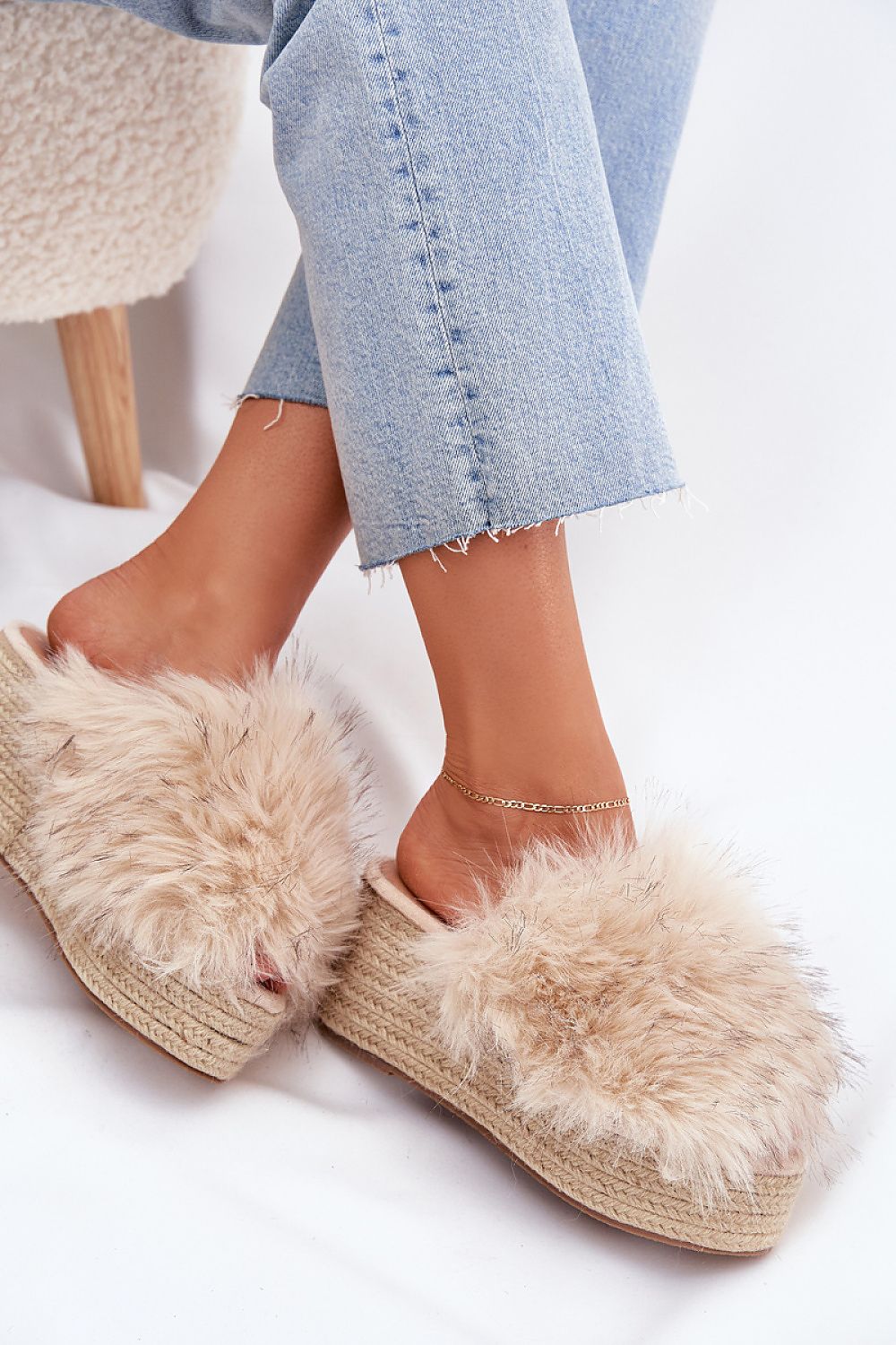 Clacquettes model 215054 Step in style
