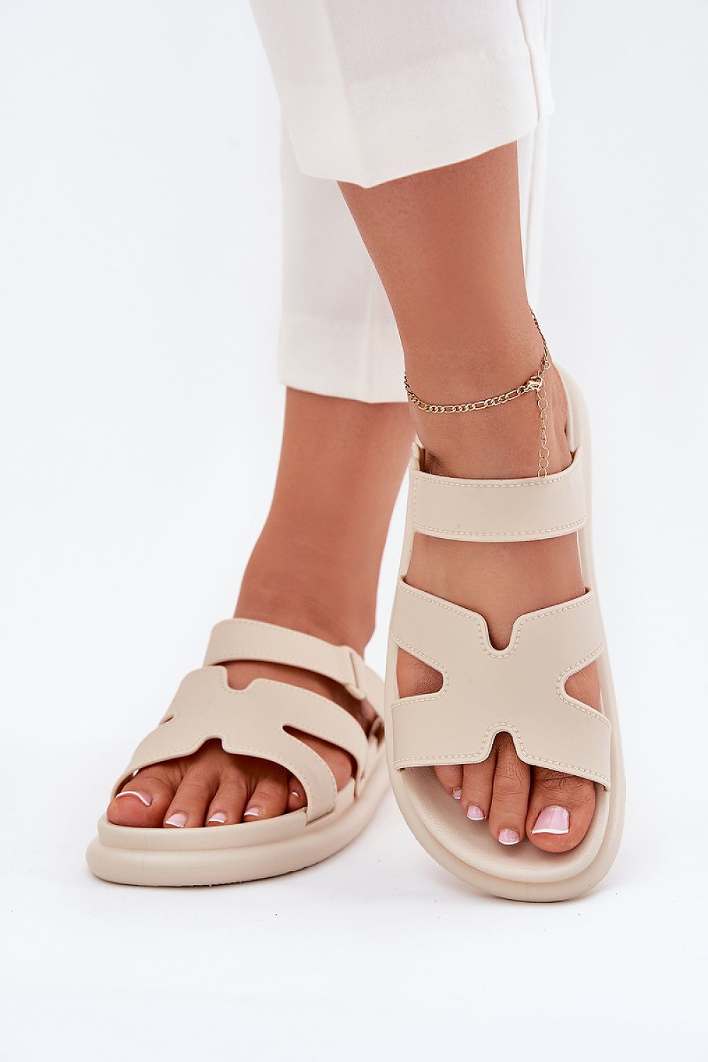 Clacquettes model 215164 Step in style