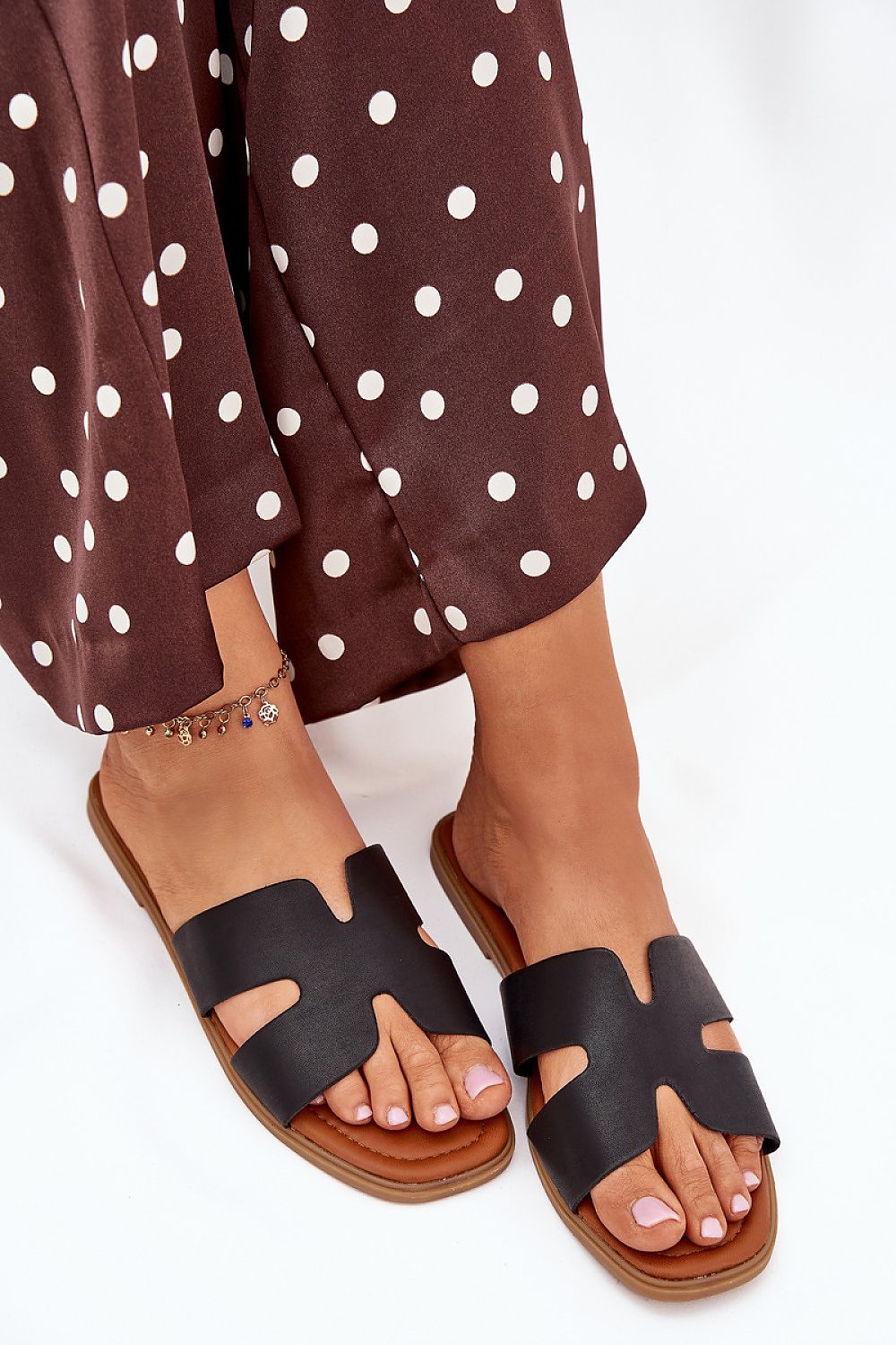 Clacquettes model 216117 Step in style