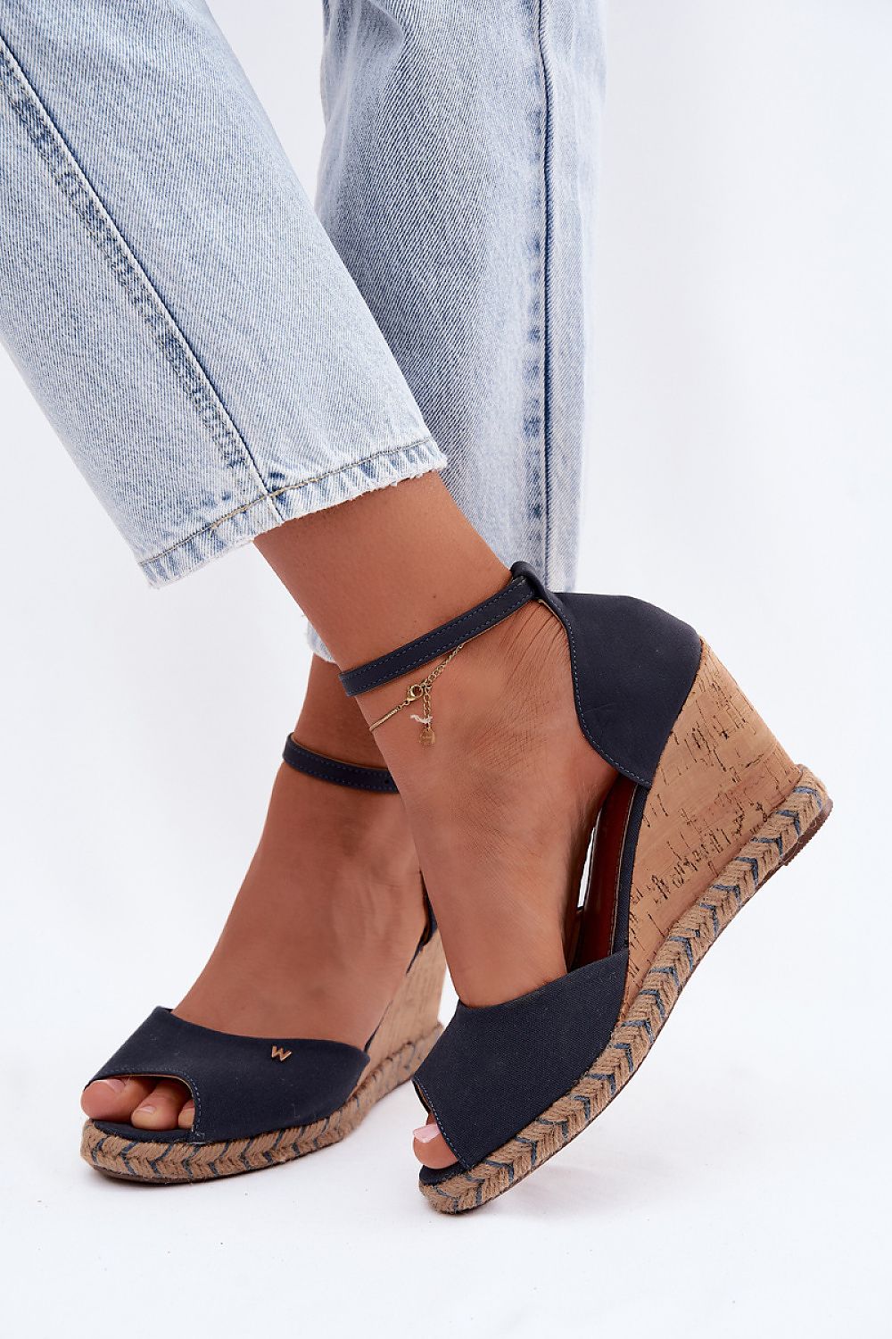 Cothurnes model 229279 Step in style