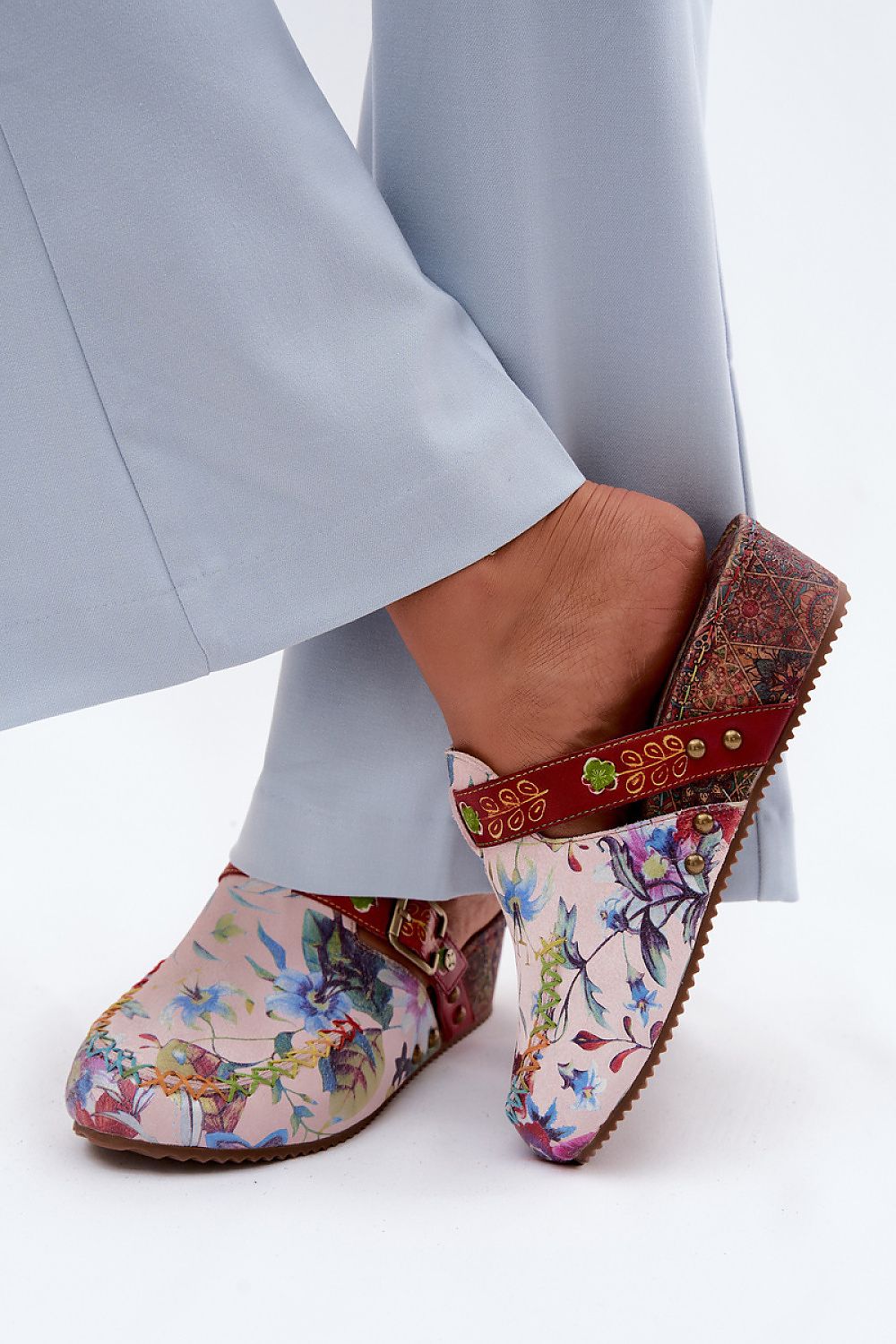Cothurnes model 229293 Step in style