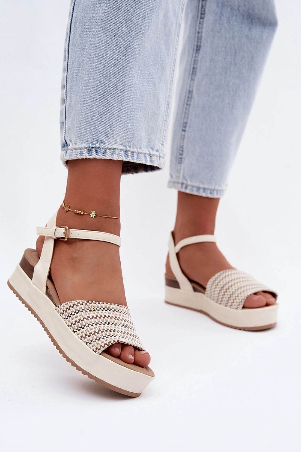 Cothurnes model 229269 Step in style