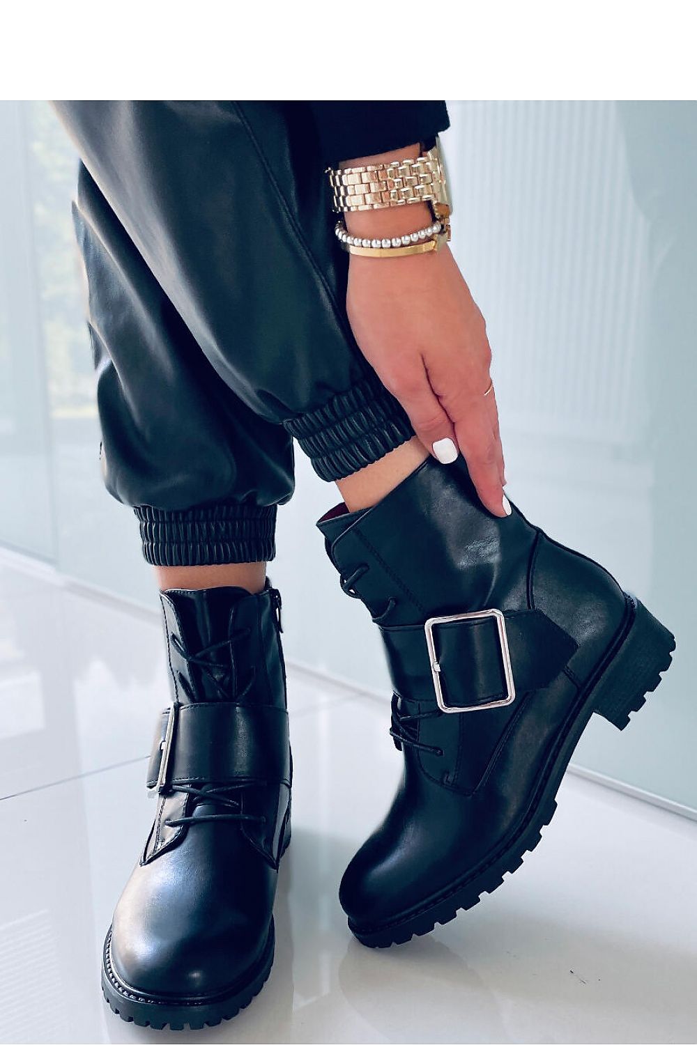 Bottes model 170437 Inello