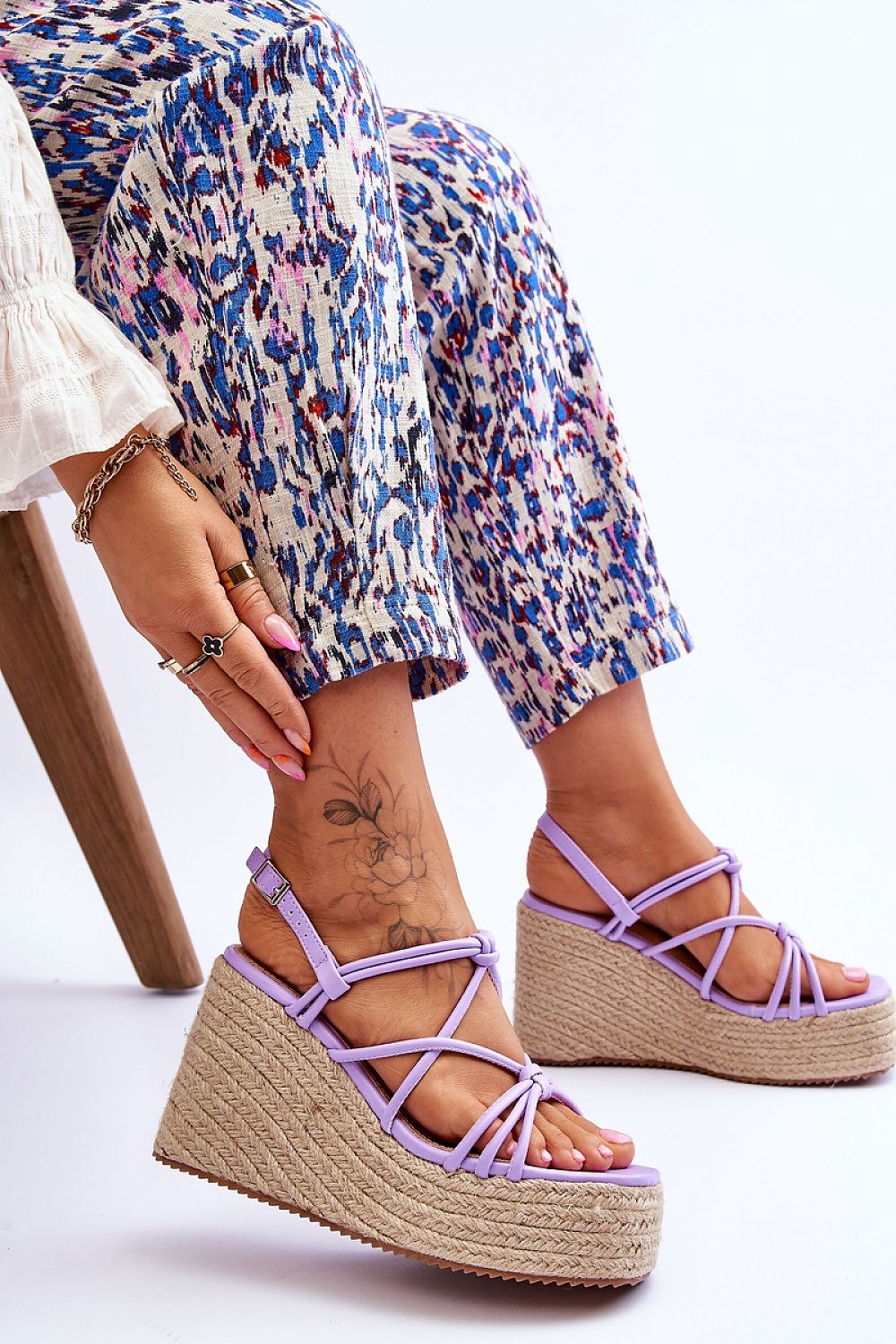 Cothurnes model 177725 Step in style