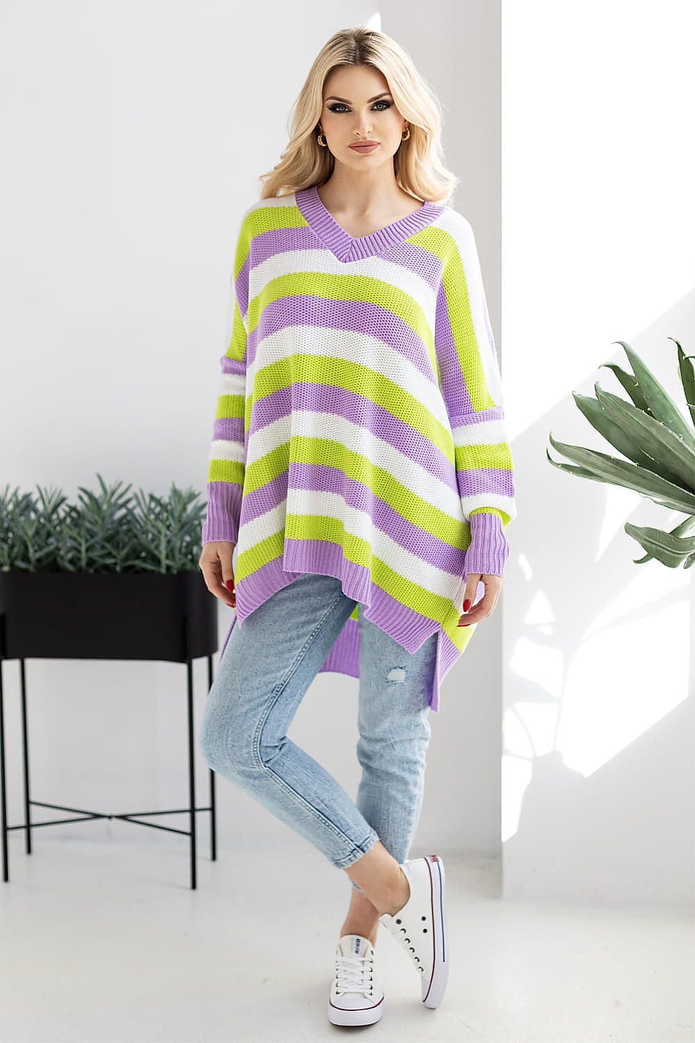 Chandail model 178645 PeeKaBoo