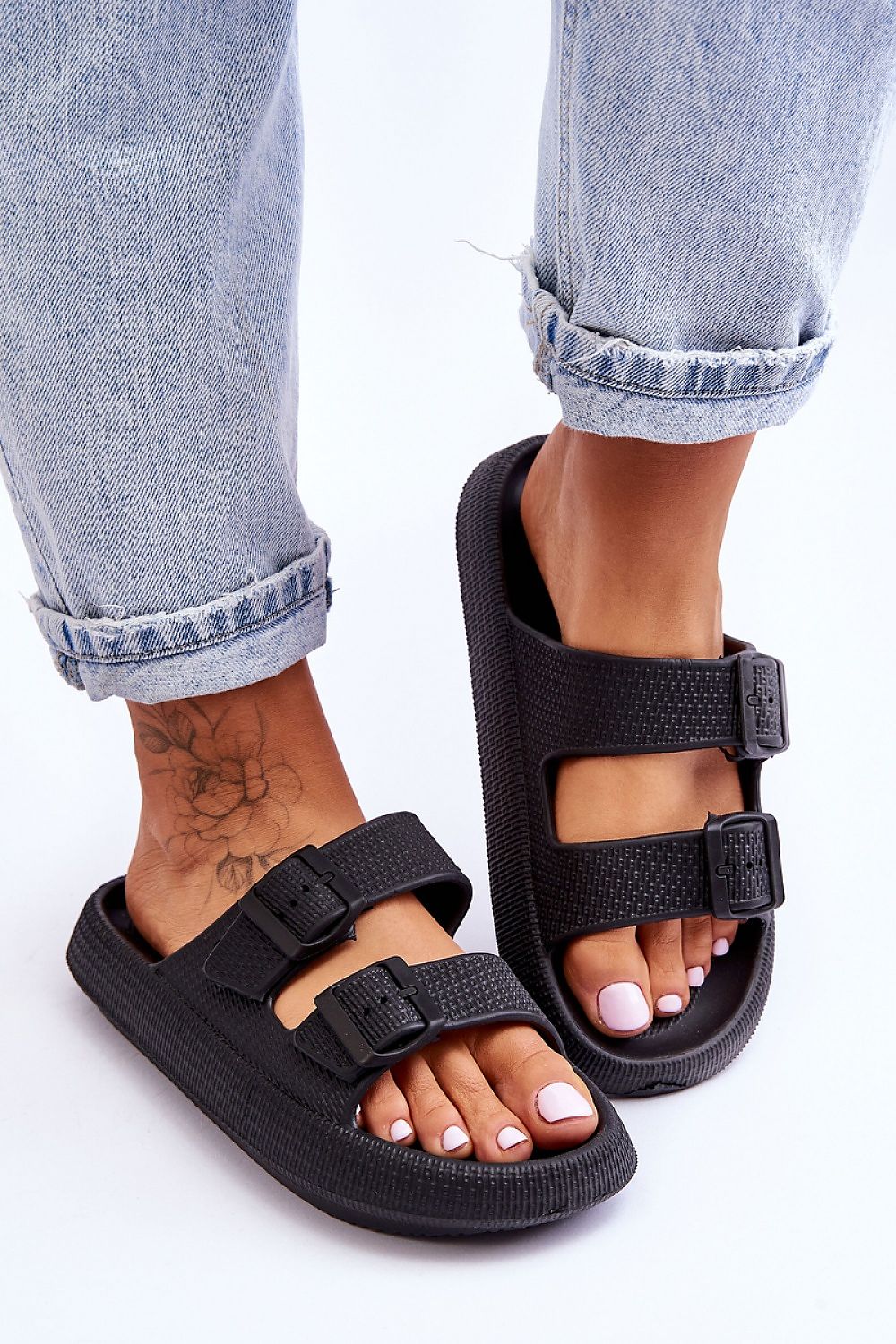 Clacquettes model 180721 Step in style