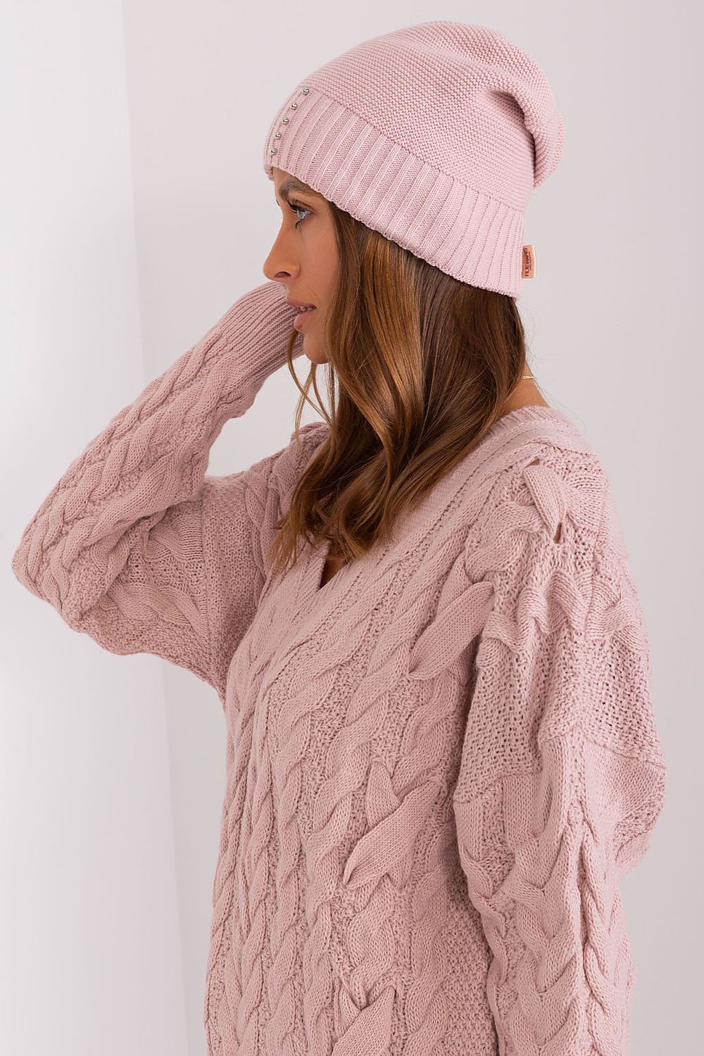 Bonnet model 187433 Rue Paris