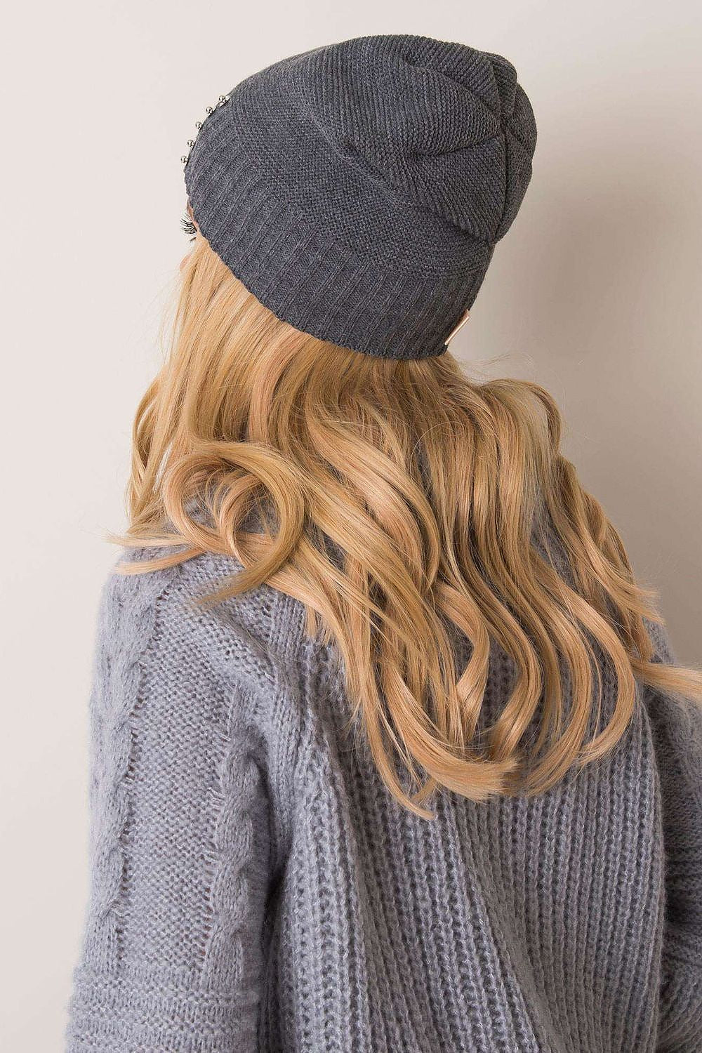 Bonnet model 187437 Rue Paris