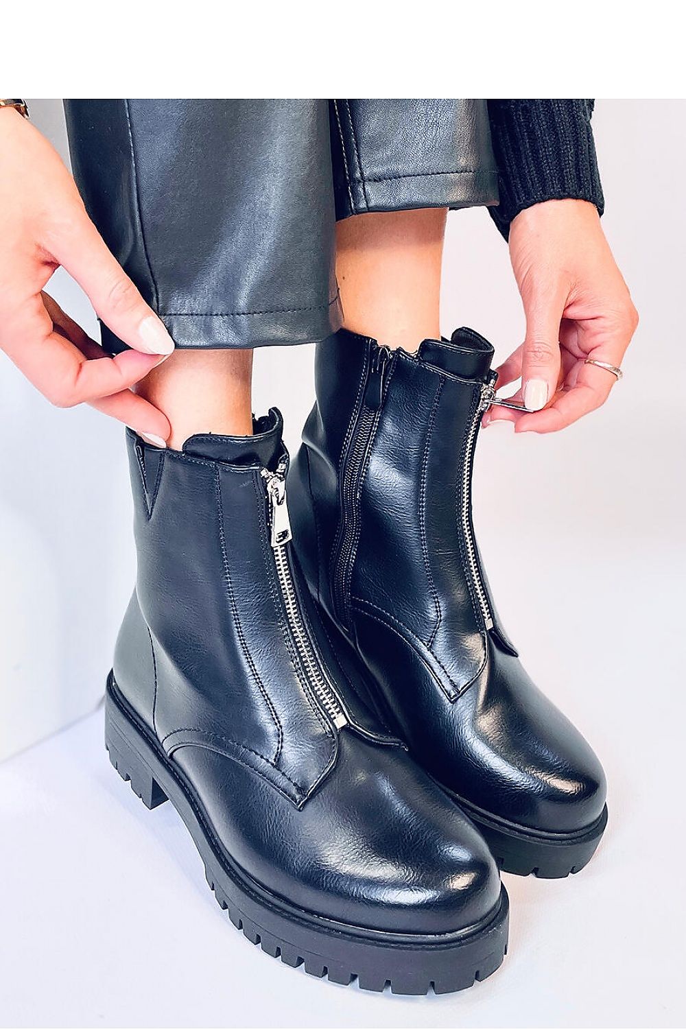 Bottes model 189770 Inello