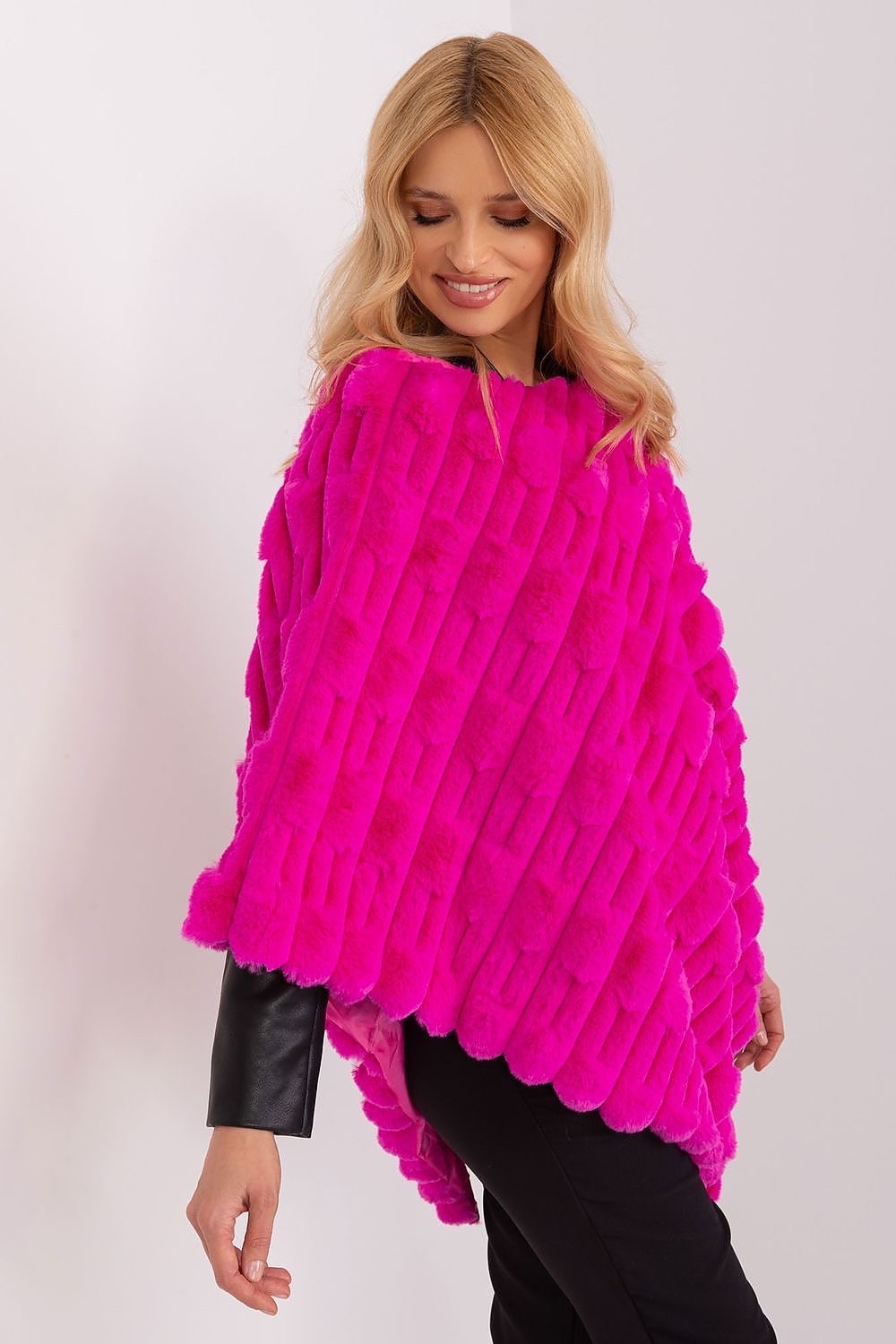 Poncho model 190863 AT