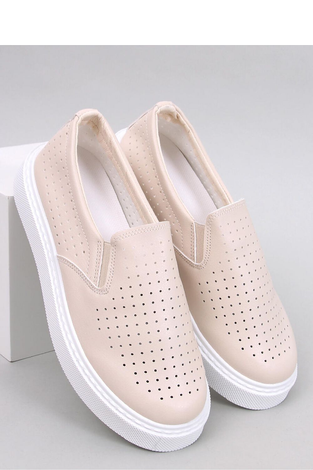 Slip-on model 192606 Inello