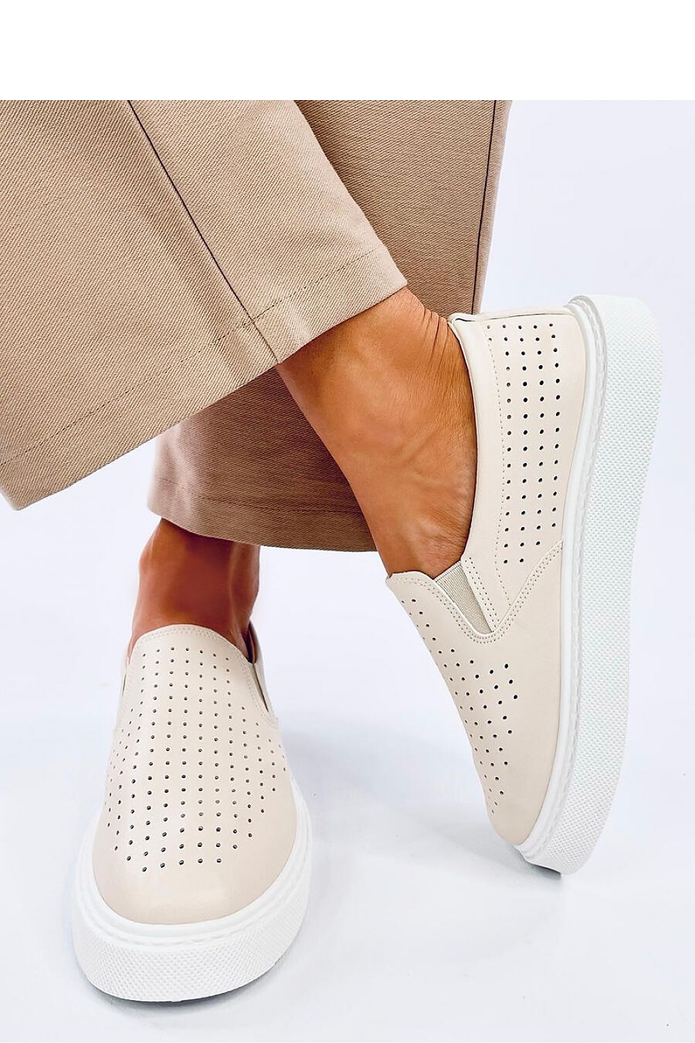 Slip-on model 192606 Inello