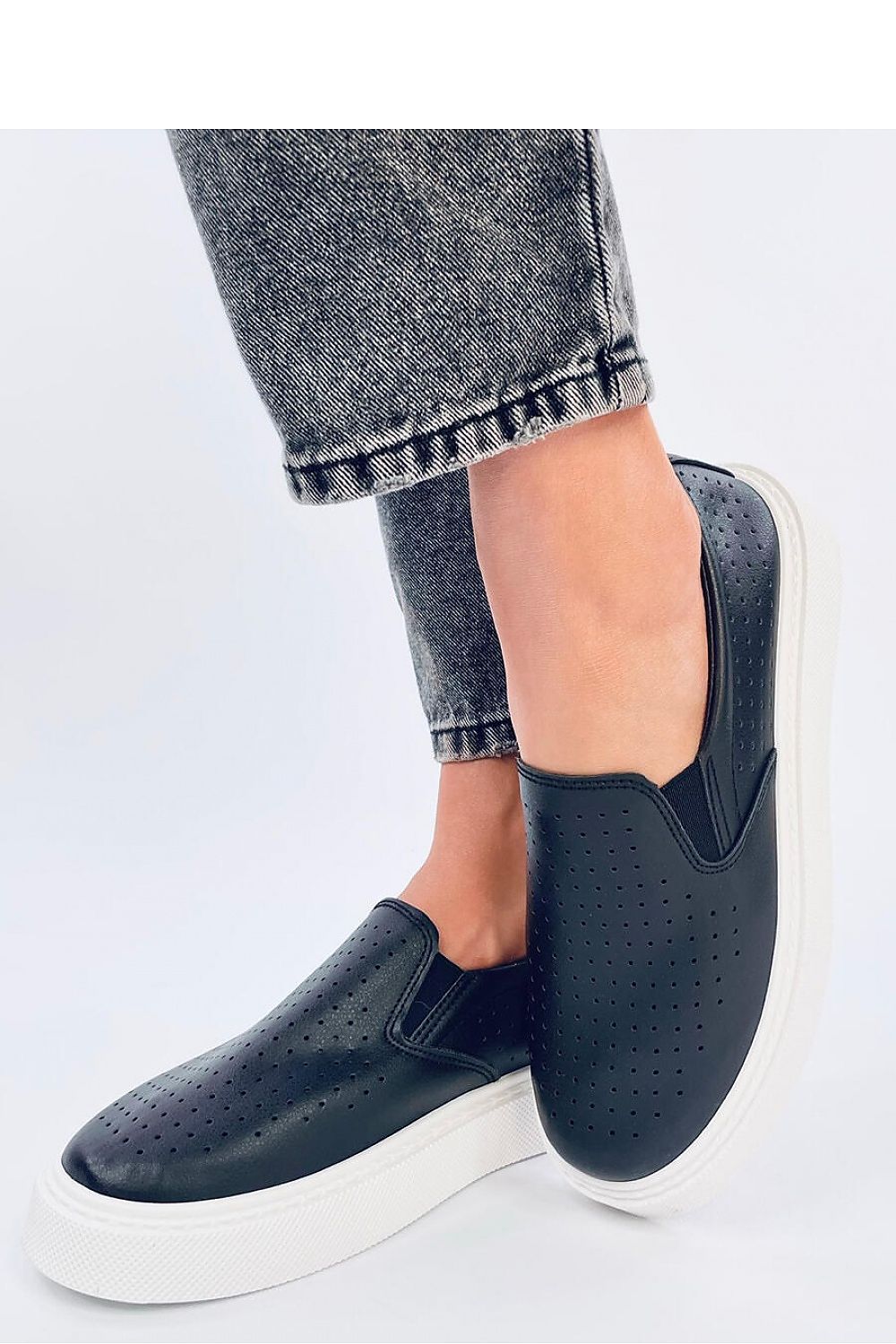 Slip-on model 192608 Inello