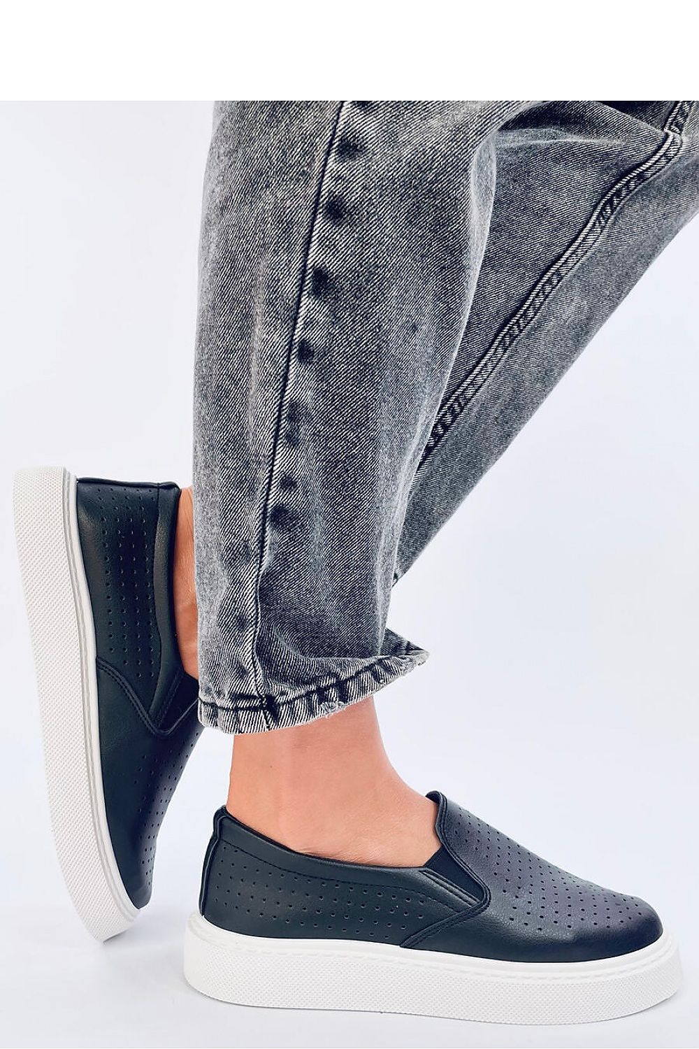 Slip-on model 192608 Inello