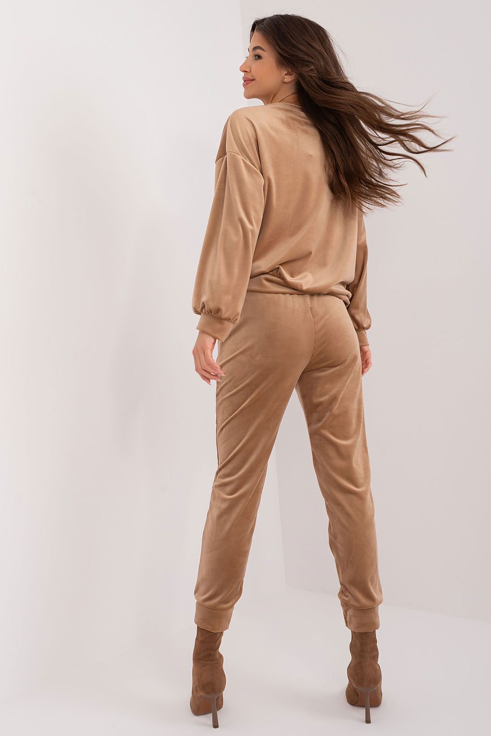 L`ensemble model 193487 Italy Moda