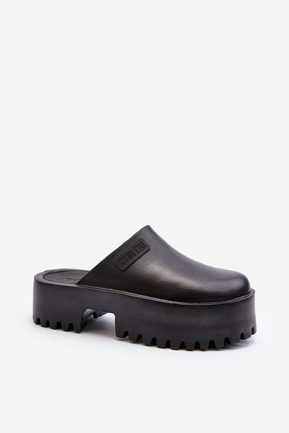 Clacquettes model 194118 Step in style