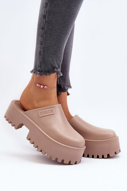 Clacquettes model 194120 Step in style